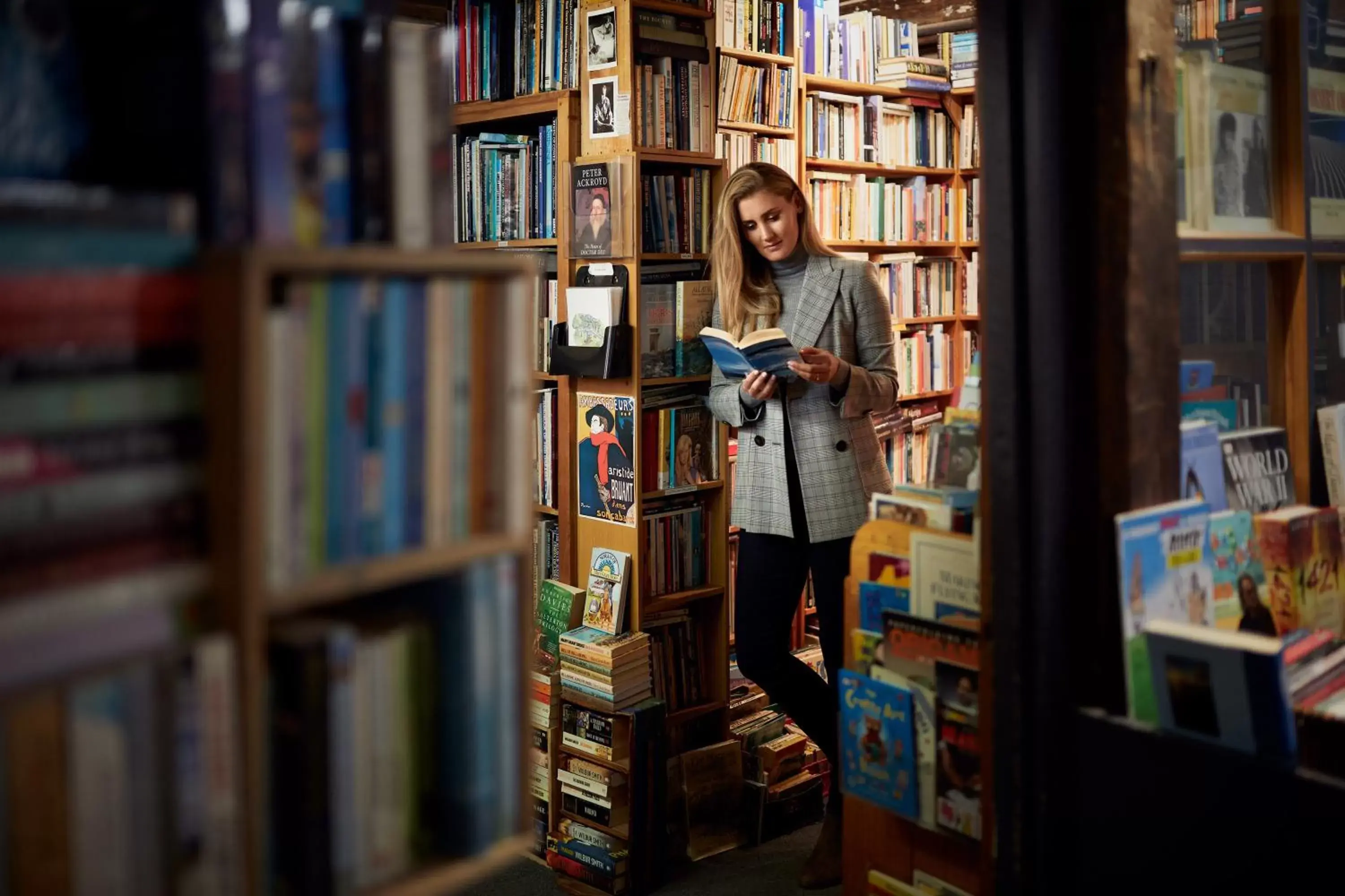 Neighbourhood, Library in RACV Hobart Hotel