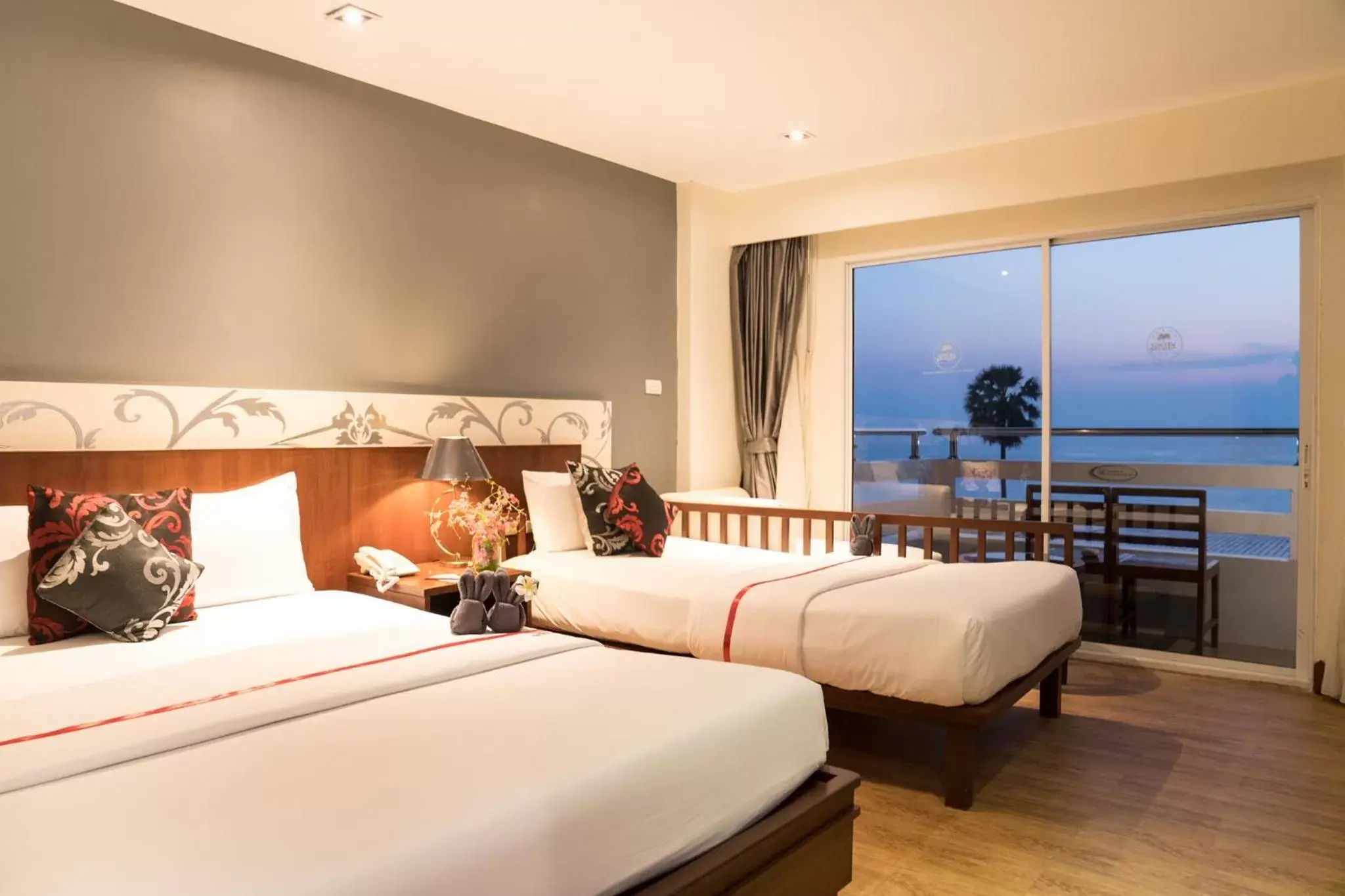 Bed in Grand Jomtien Palace Hotel - SHA Extra Plus