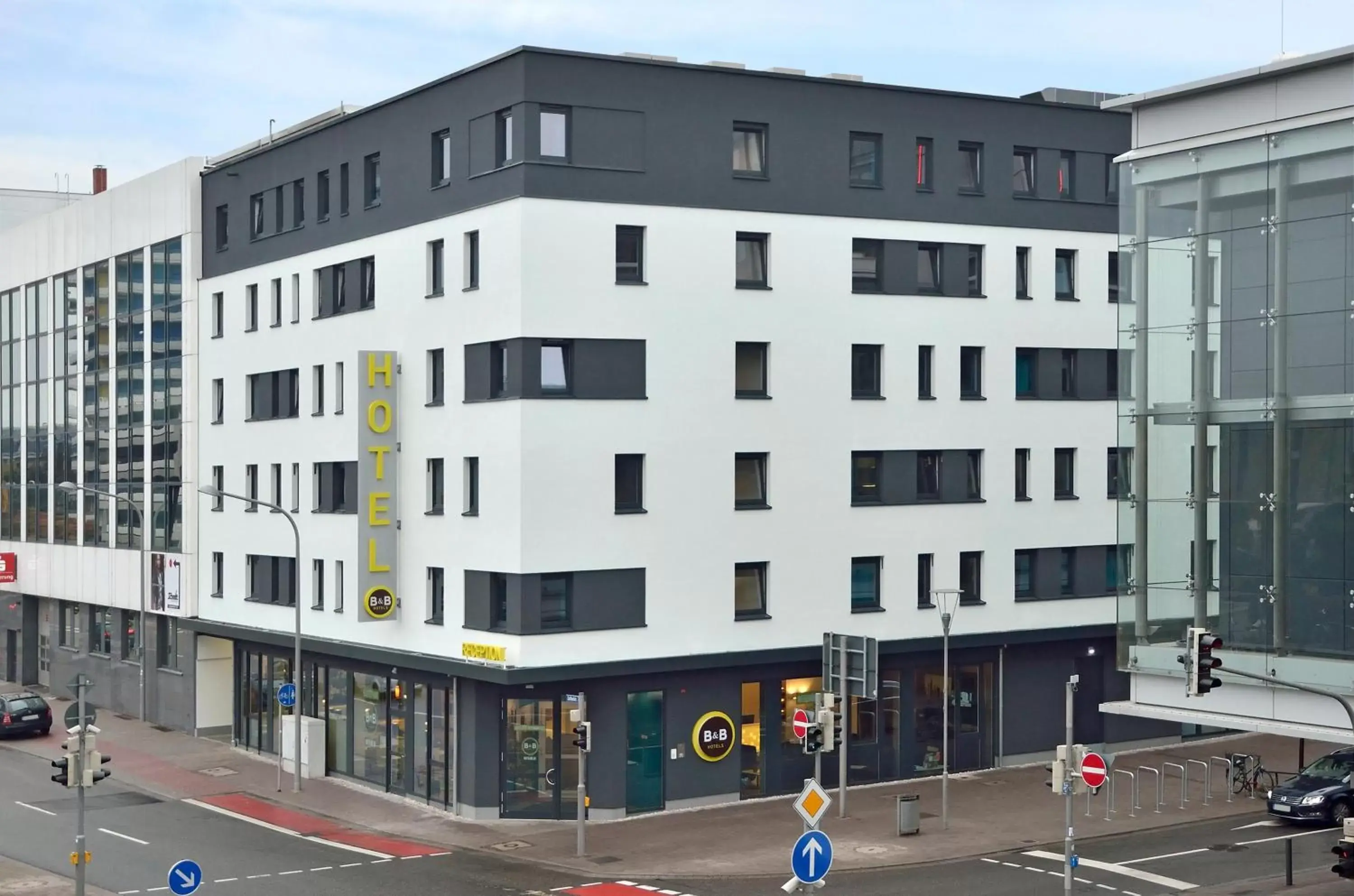 Property Building in B&B Hotel Ludwigshafen