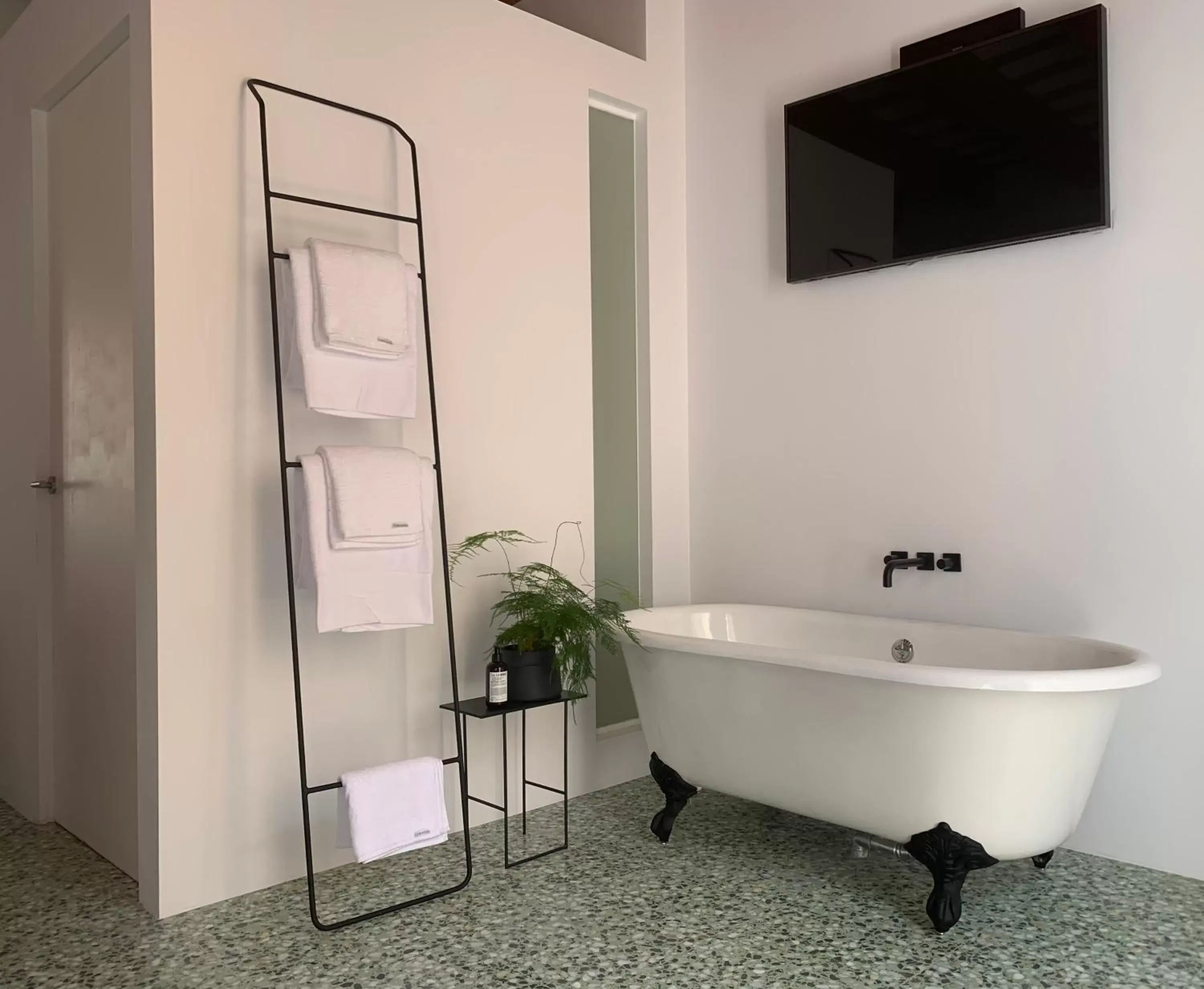 Bath, Bathroom in Fragile Hotel