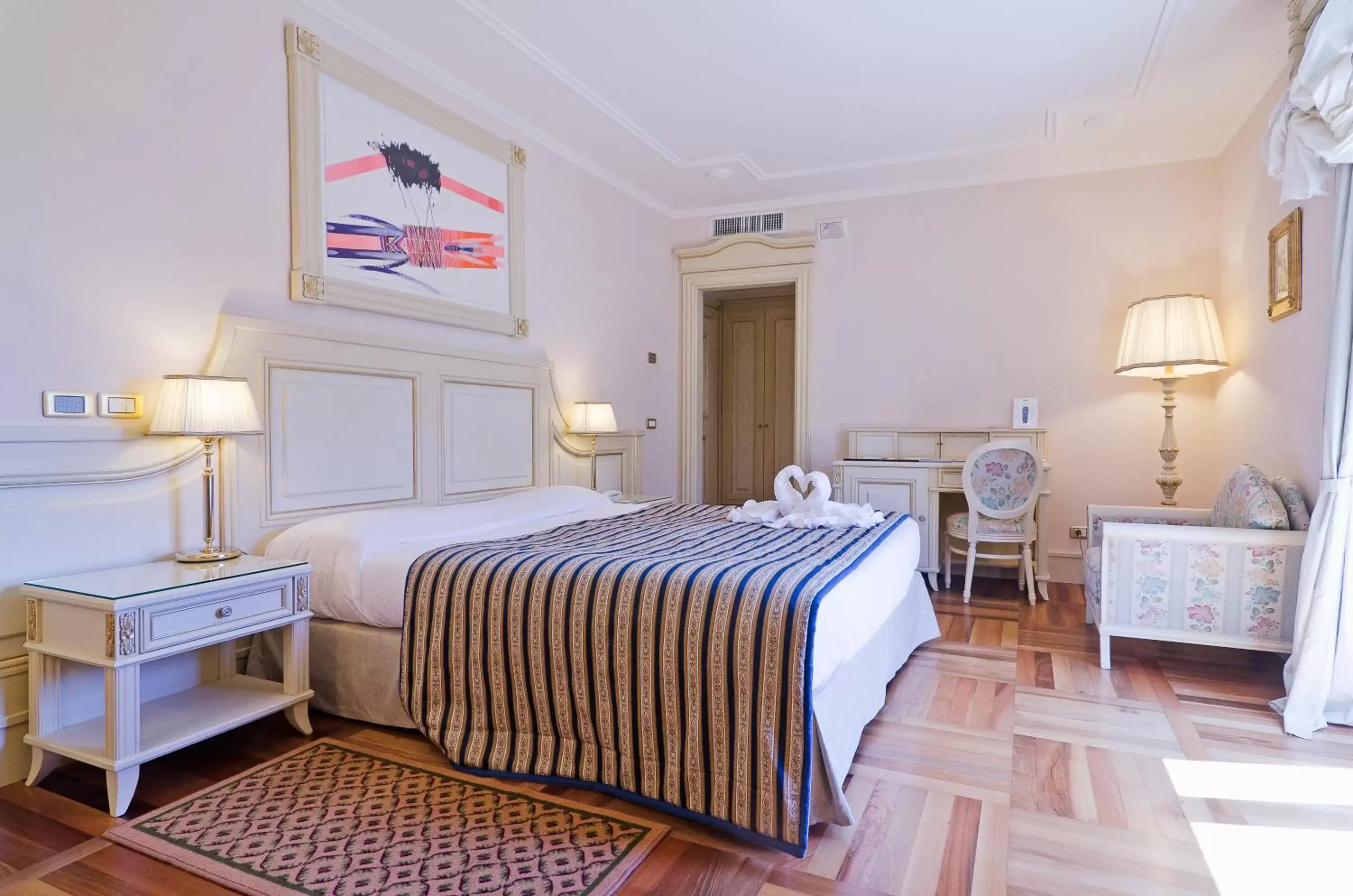 Bed in Hotel De Paris Sanremo