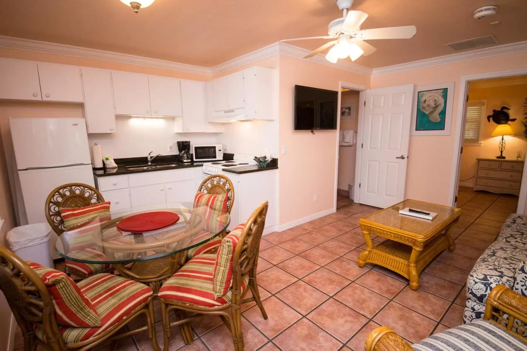 Kitchen/Kitchenette in Tropic Isle At Anna Maria Island Inn