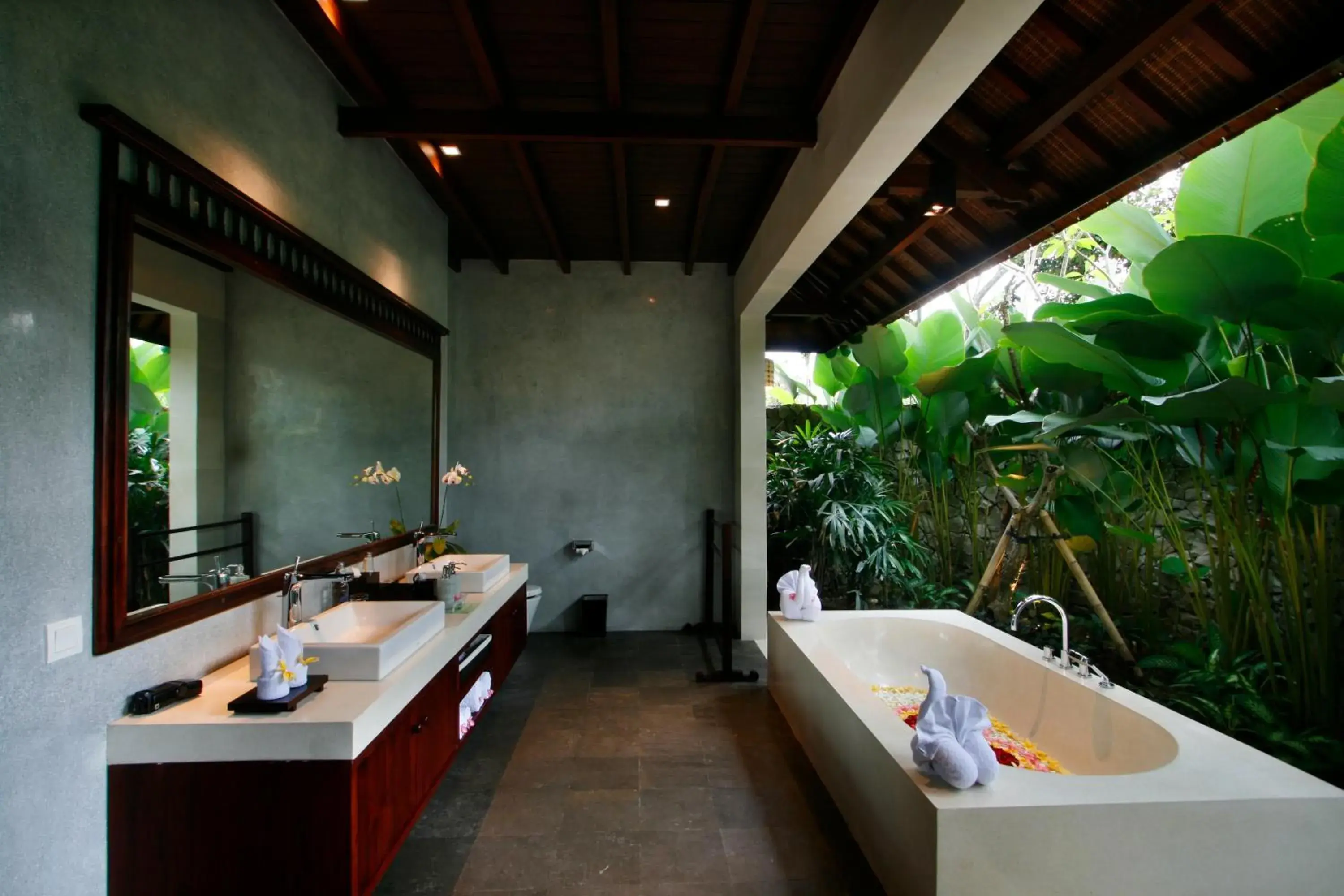 Bathroom in BeingSattvaa Luxury Ubud Bathroom in BeingSattvaa Luxury Ubud