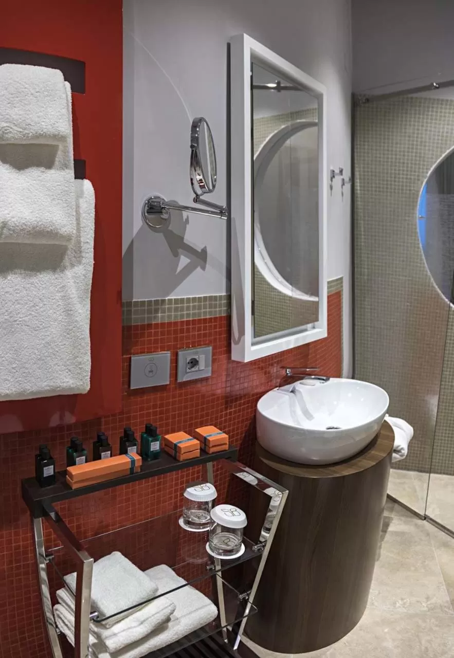 Toilet in Borgo San Barbato Resort Spa & Golf