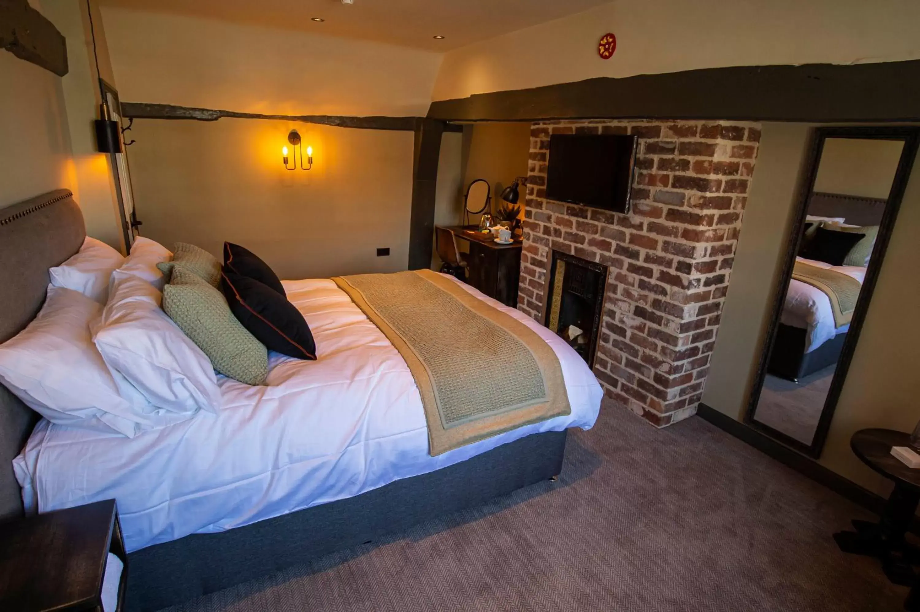 Double Room with Private Bathroom in Kings Arms Hotel