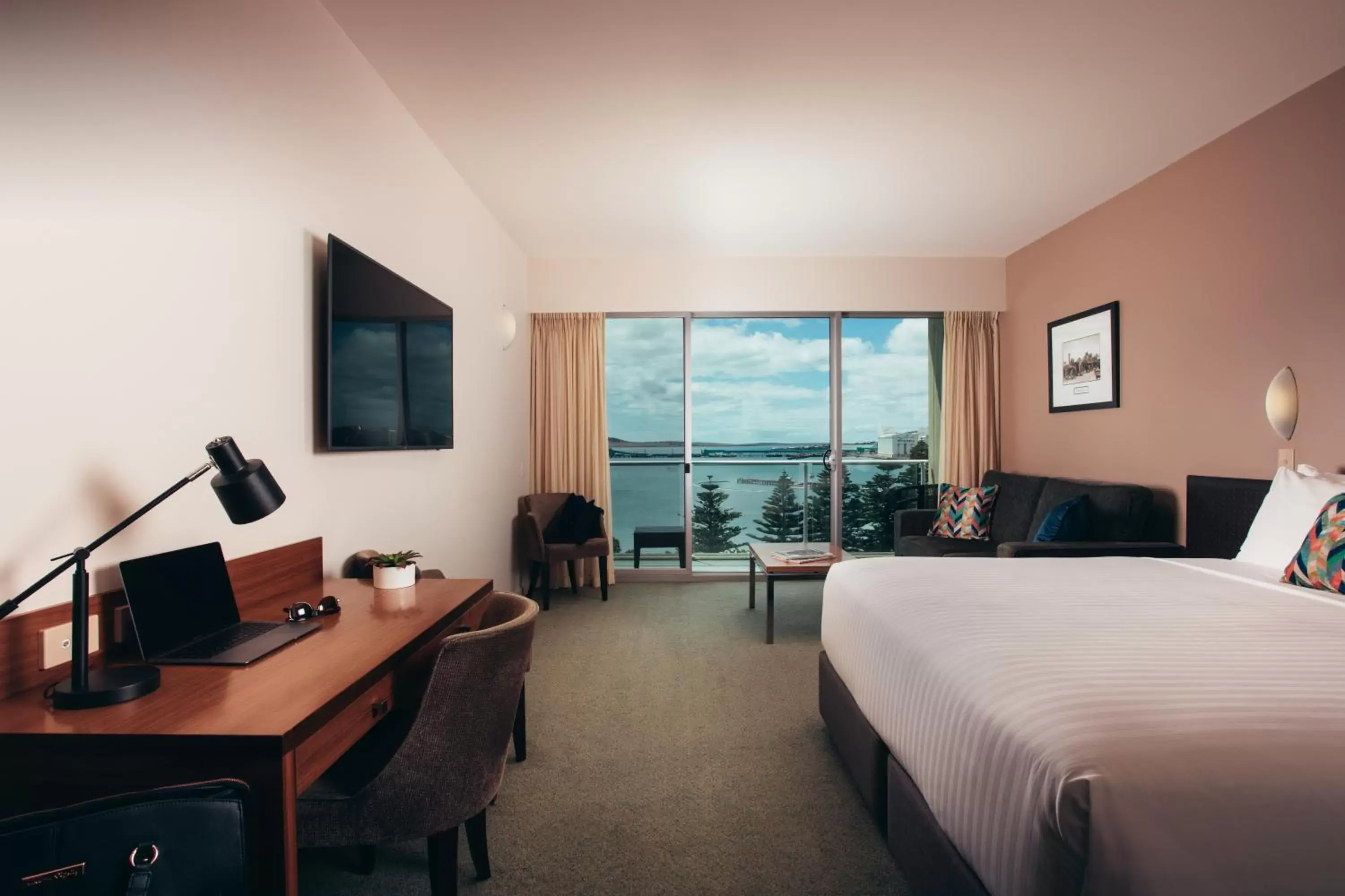 Photo of the whole room in Port Lincoln Hotel