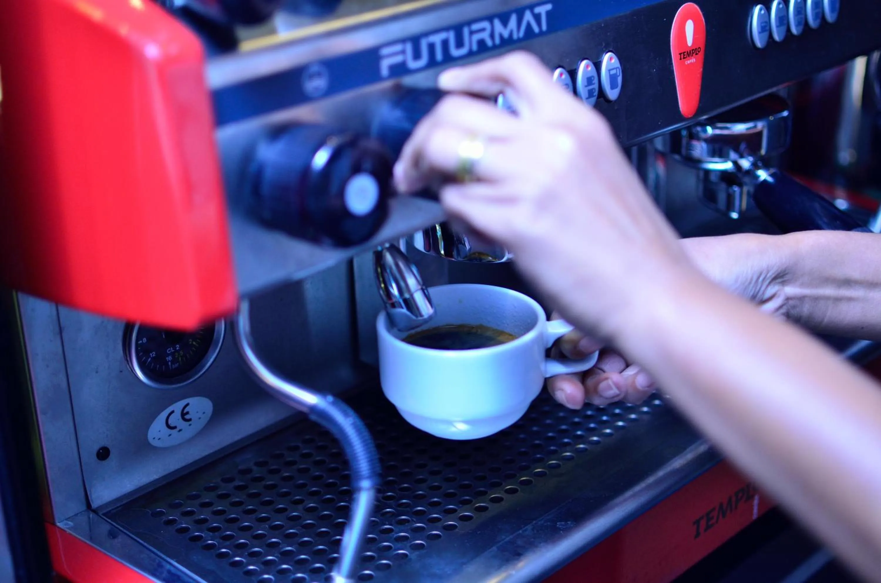 Restaurant/places to eat in Bizotel Premier Hotel & Residence