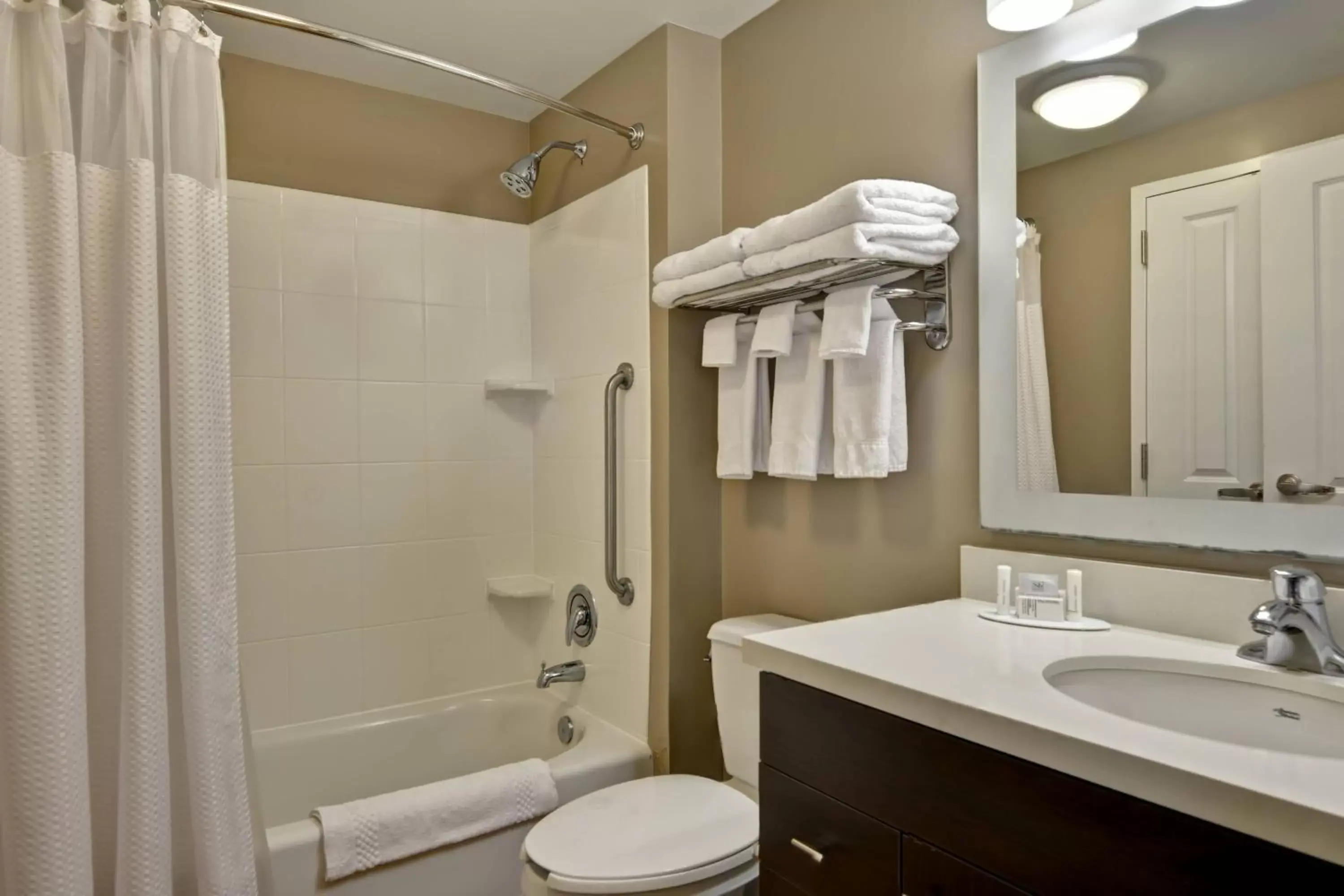 Bathroom in TownePlace Suites by Marriott Alexandria