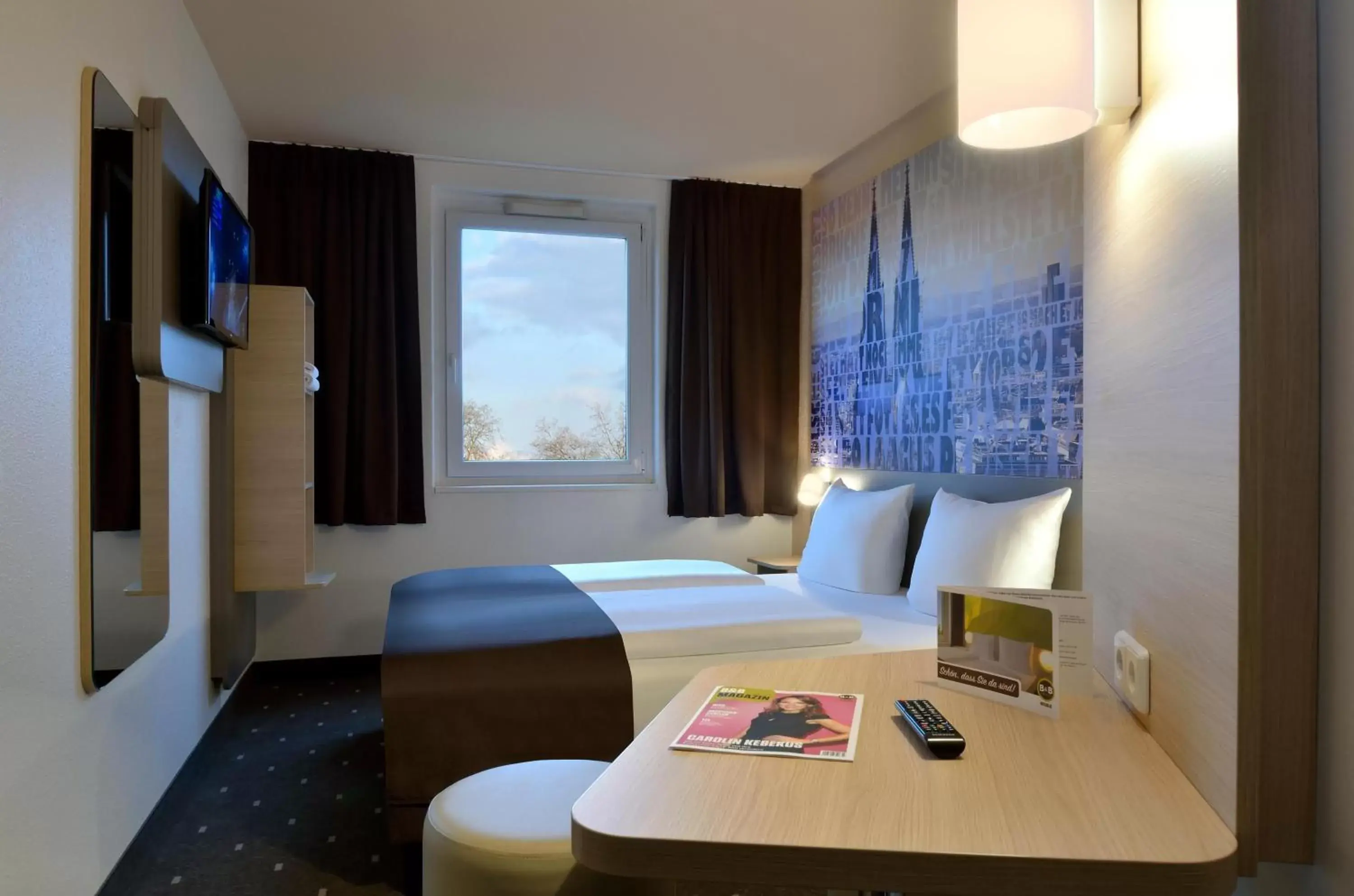 Photo of the whole room in B&B Hotel Köln-West