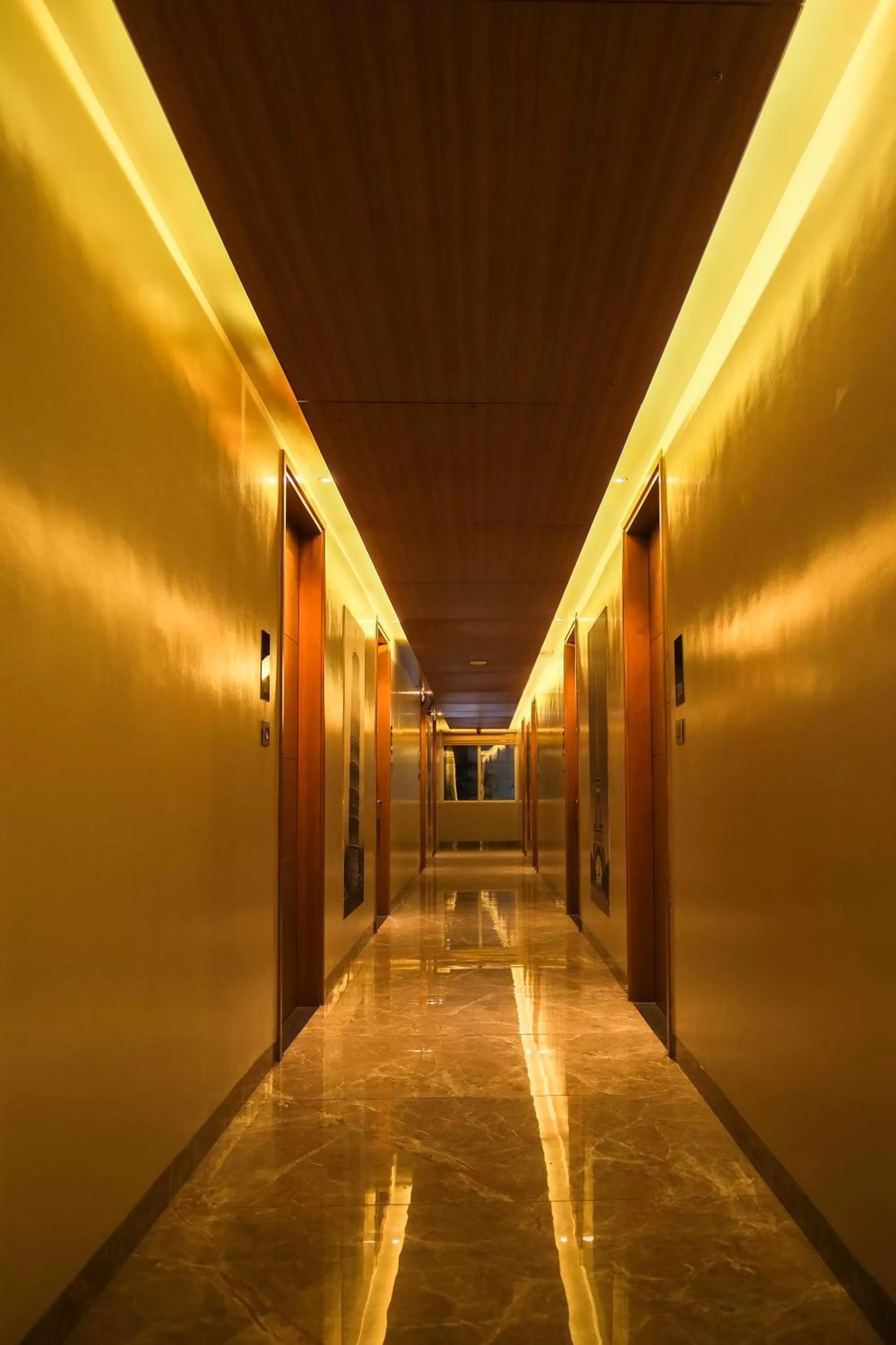 concierge in Symphony Inn