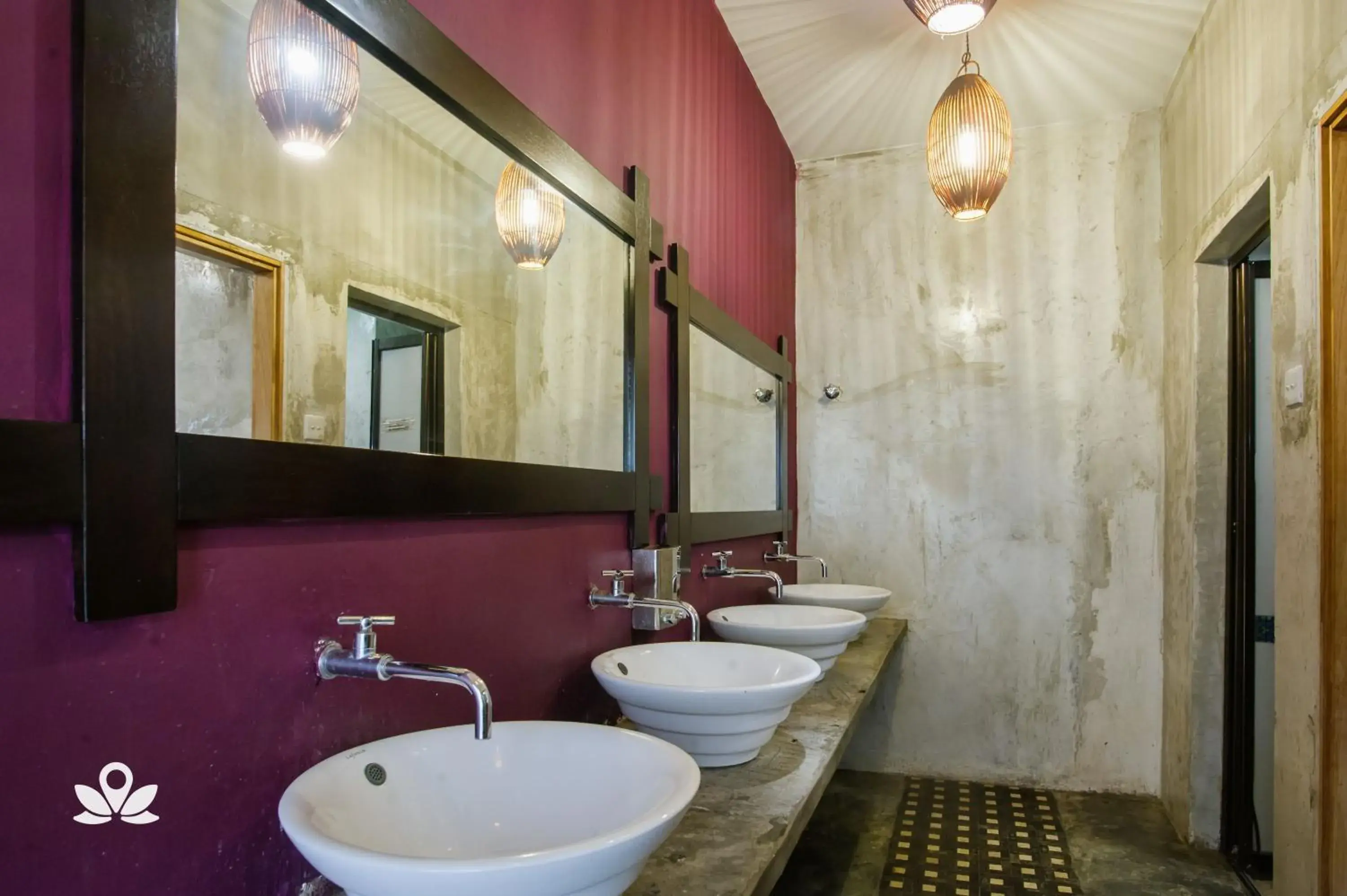 Bathroom in The Explorers Guesthouse