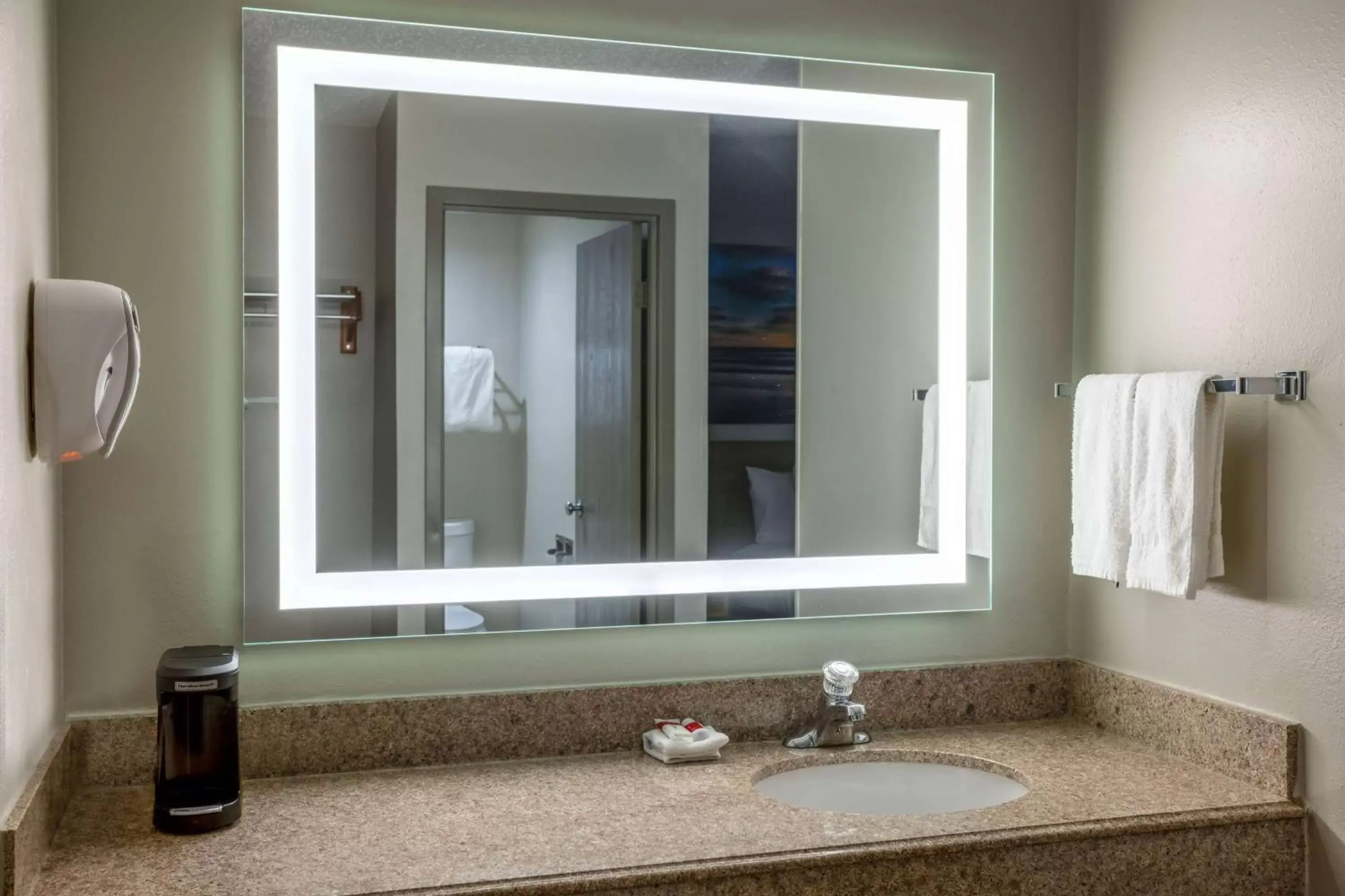 TV and multimedia, Bathroom in Days Inn by Wyndham Pleasant Prairie Kenosha