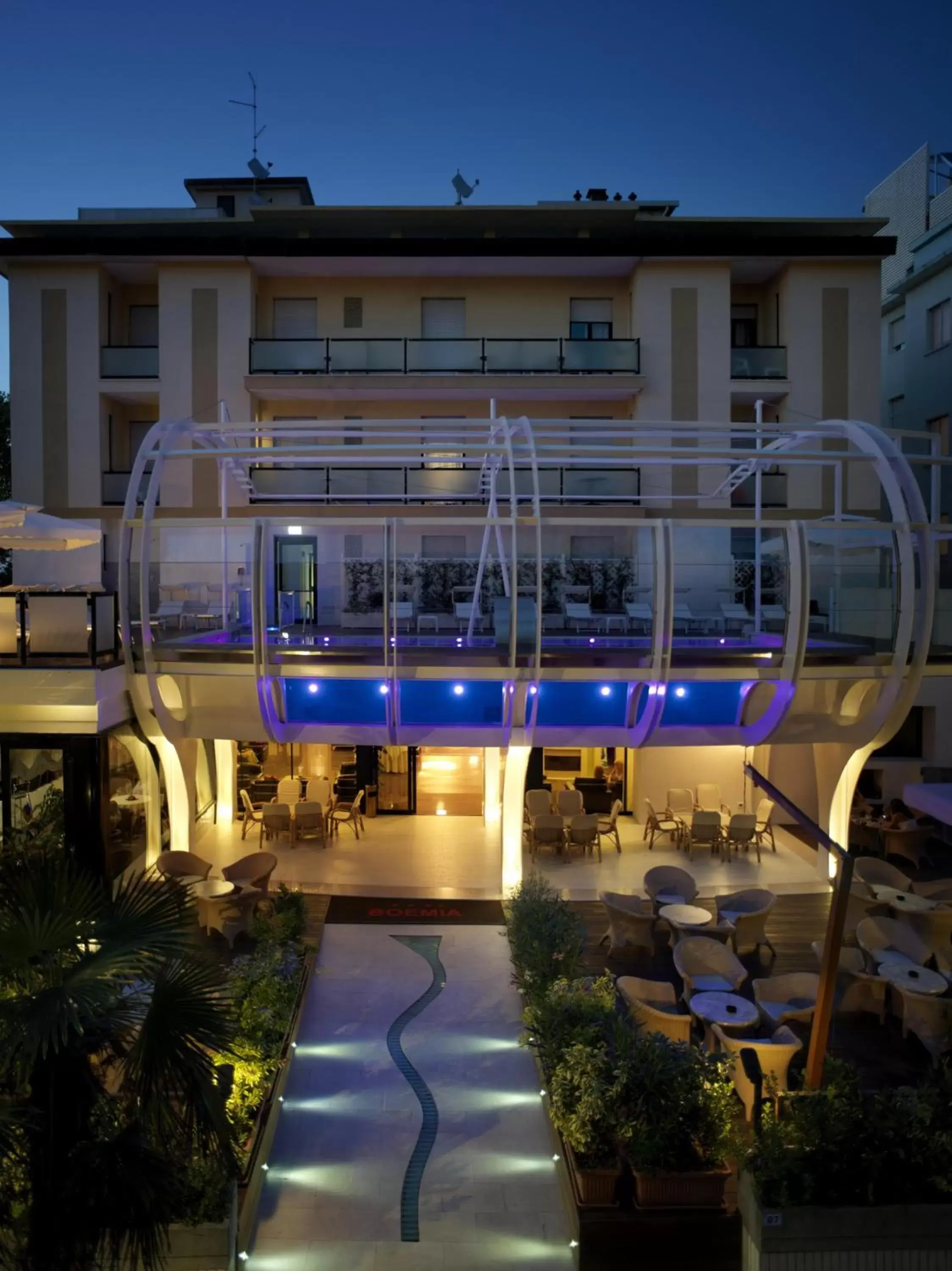 Facade/entrance, Swimming Pool in Hotel Boemia