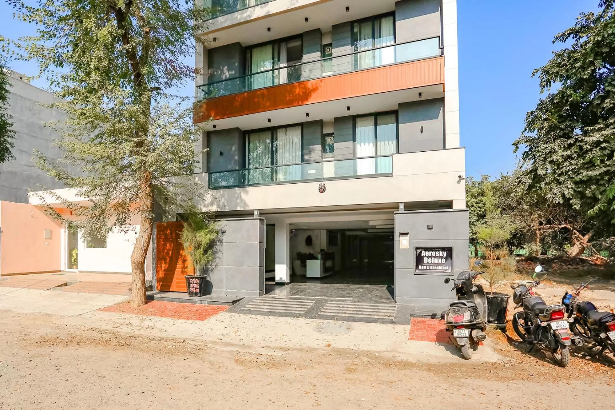 Property building in FabExpress Aerosky Deluxe - Nr Yashobhoomi Convention Centre