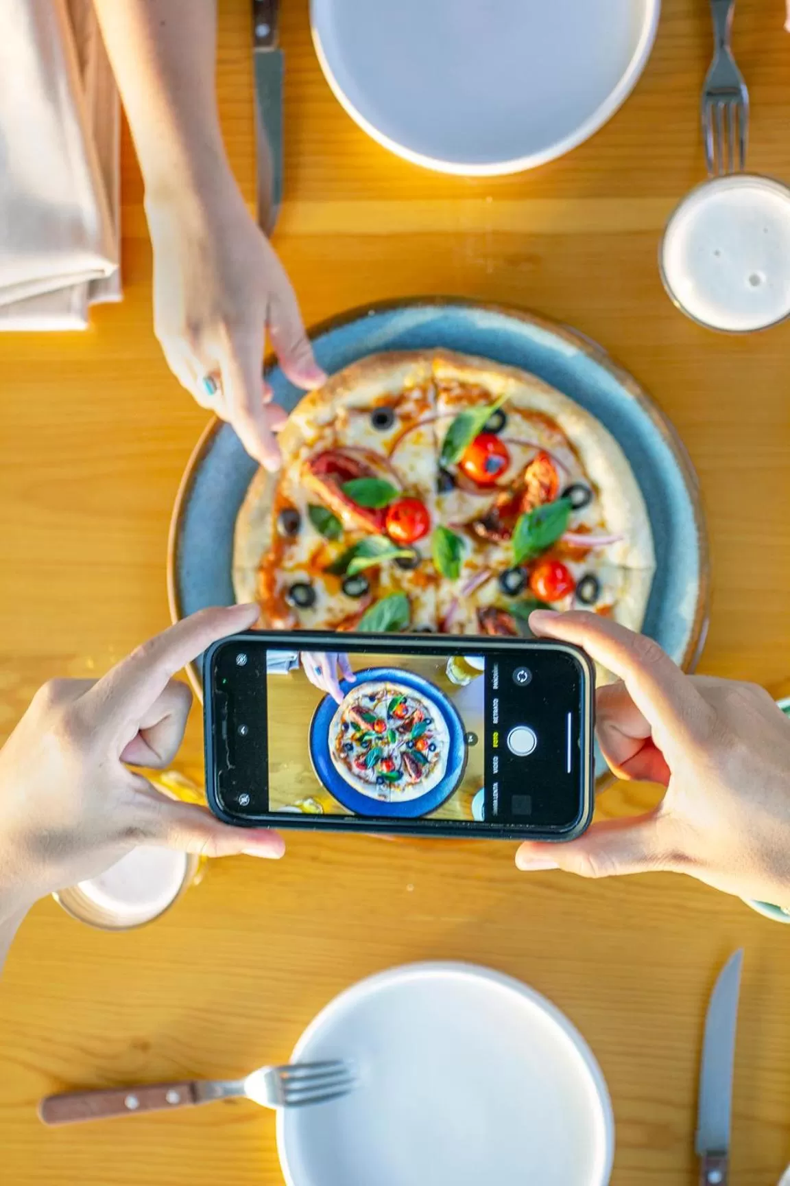 Restaurant/places to eat in Albatros Suites by Bedsfriends