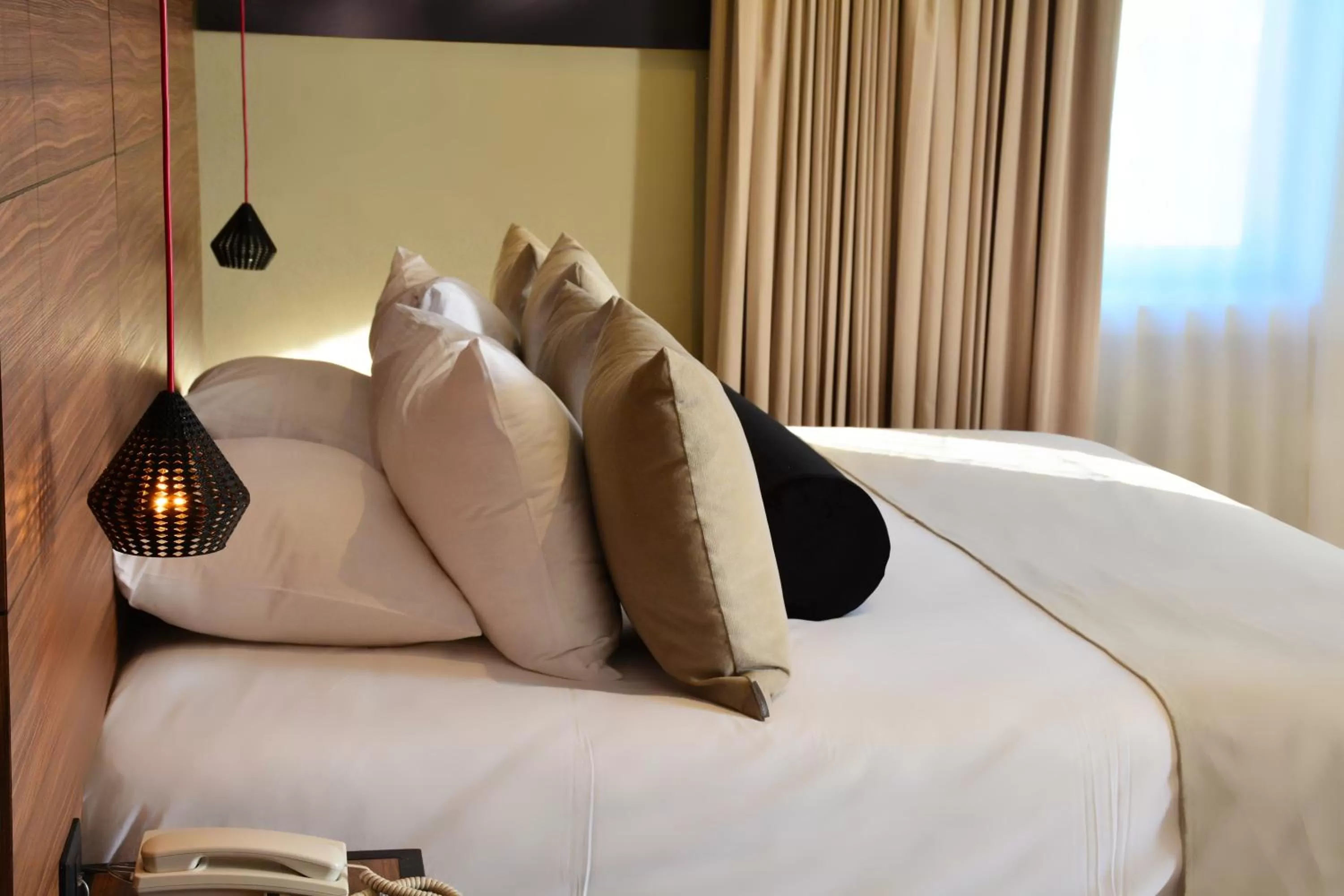 Bedroom, Bed in Ilo Rojo San Miguel de Allende Curamoria Collection