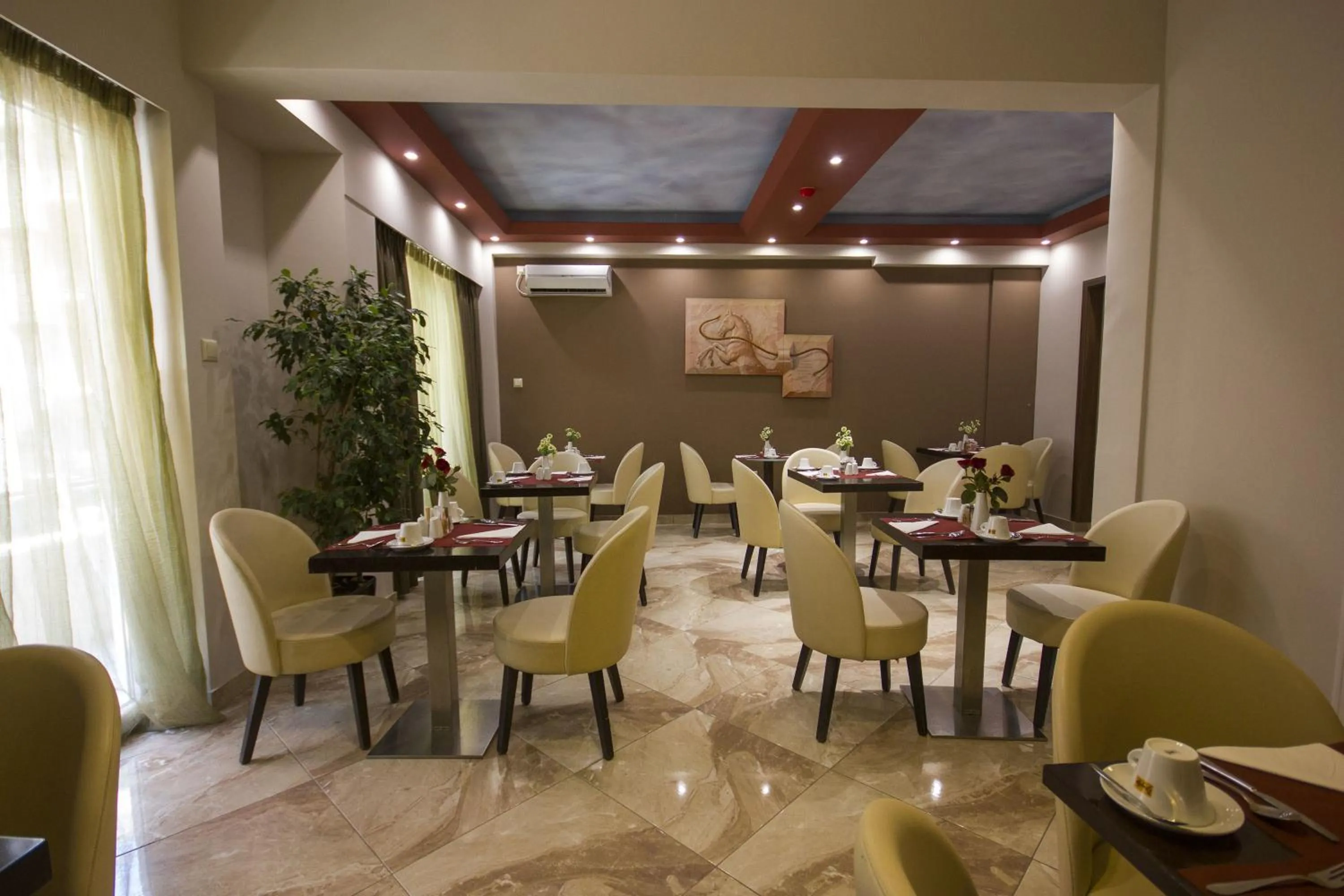 Restaurant/places to eat in Ambrosia Suites