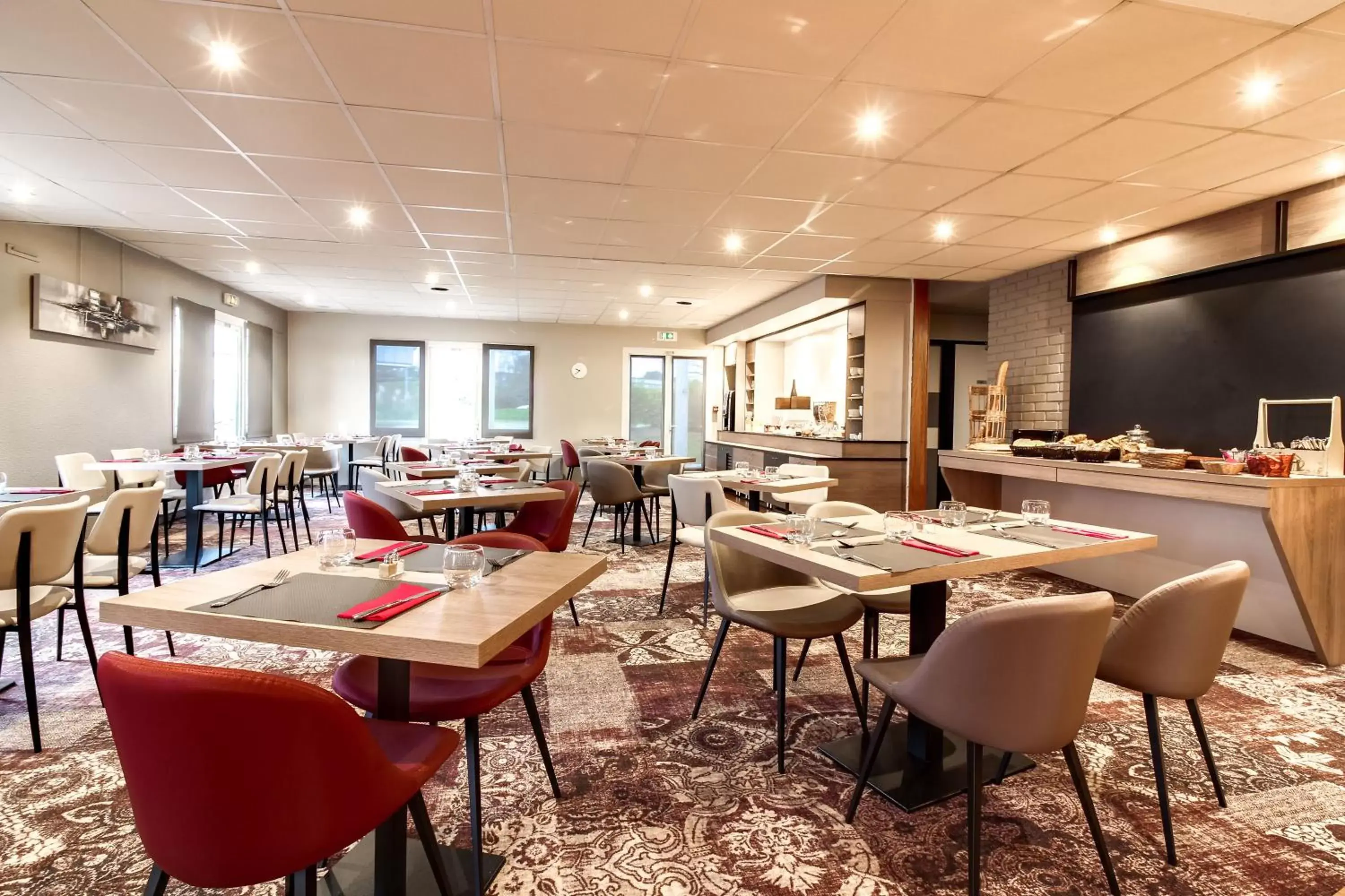 Restaurant/Places to Eat in Brit Hotel Brest Le Relecq Kerhuon
