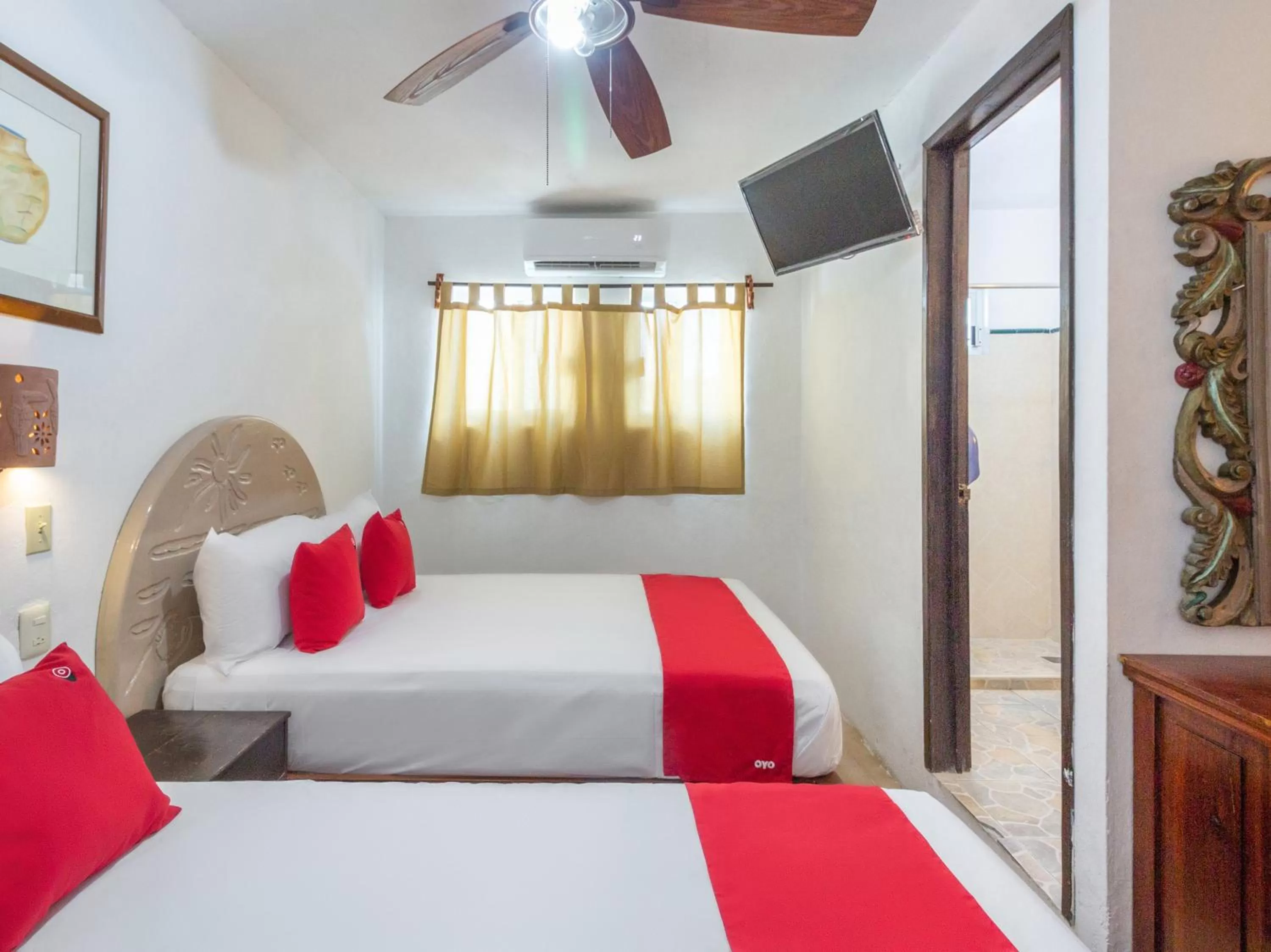 Photo of the whole room, Bed in Hotel Rath