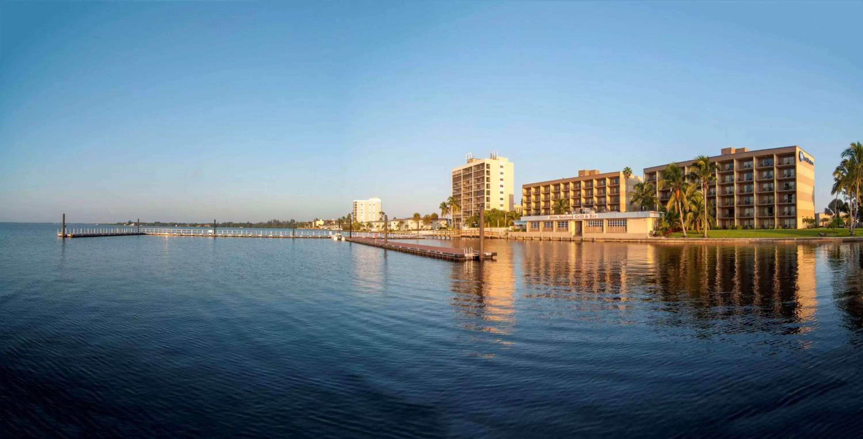 Property building in Best Western Fort Myers Waterfront