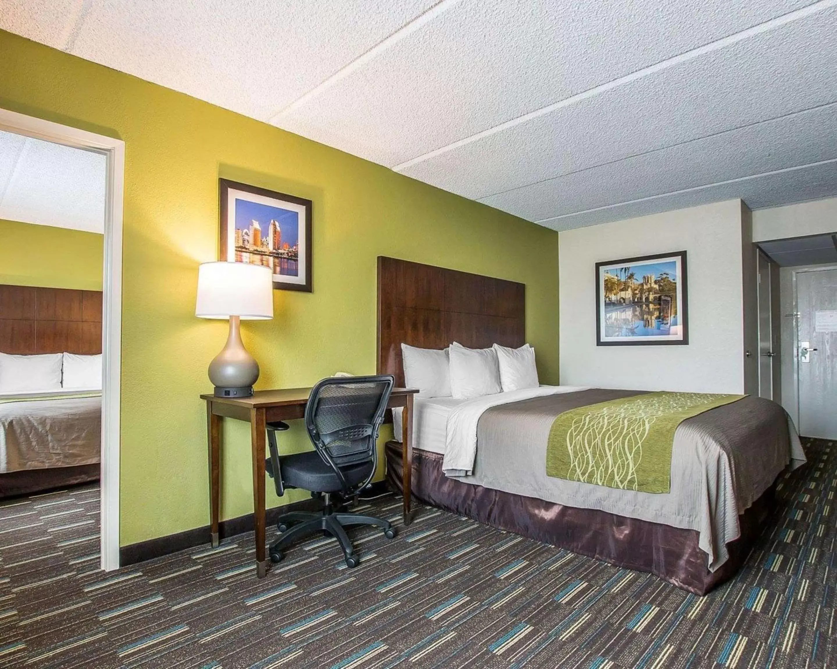 Photo of the whole room, Bed in Comfort Inn Chula Vista San Diego South