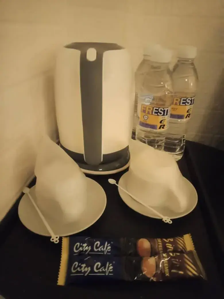 Coffee/tea facilities in City Inn Hotel