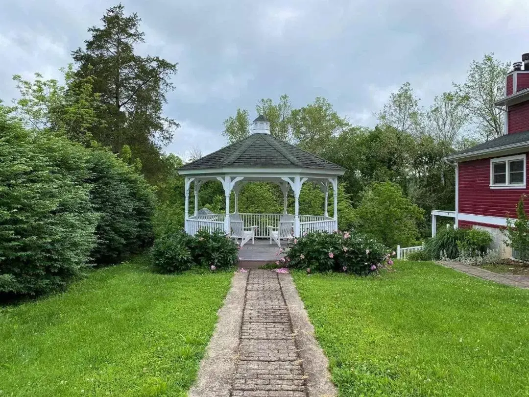 Garden in Plain & Fancy Bed & Breakfast