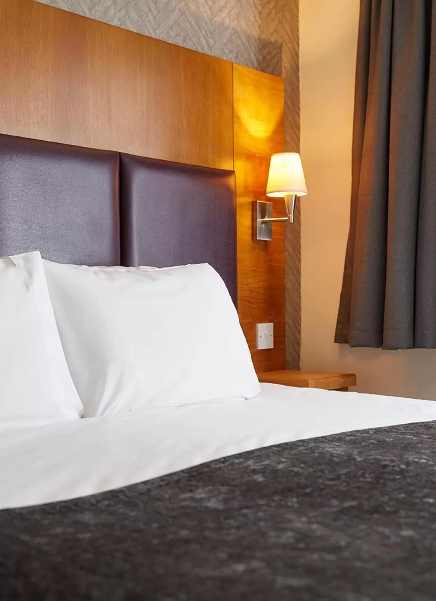 Bed in De Trafford Arms by Chef & Brewer Collection