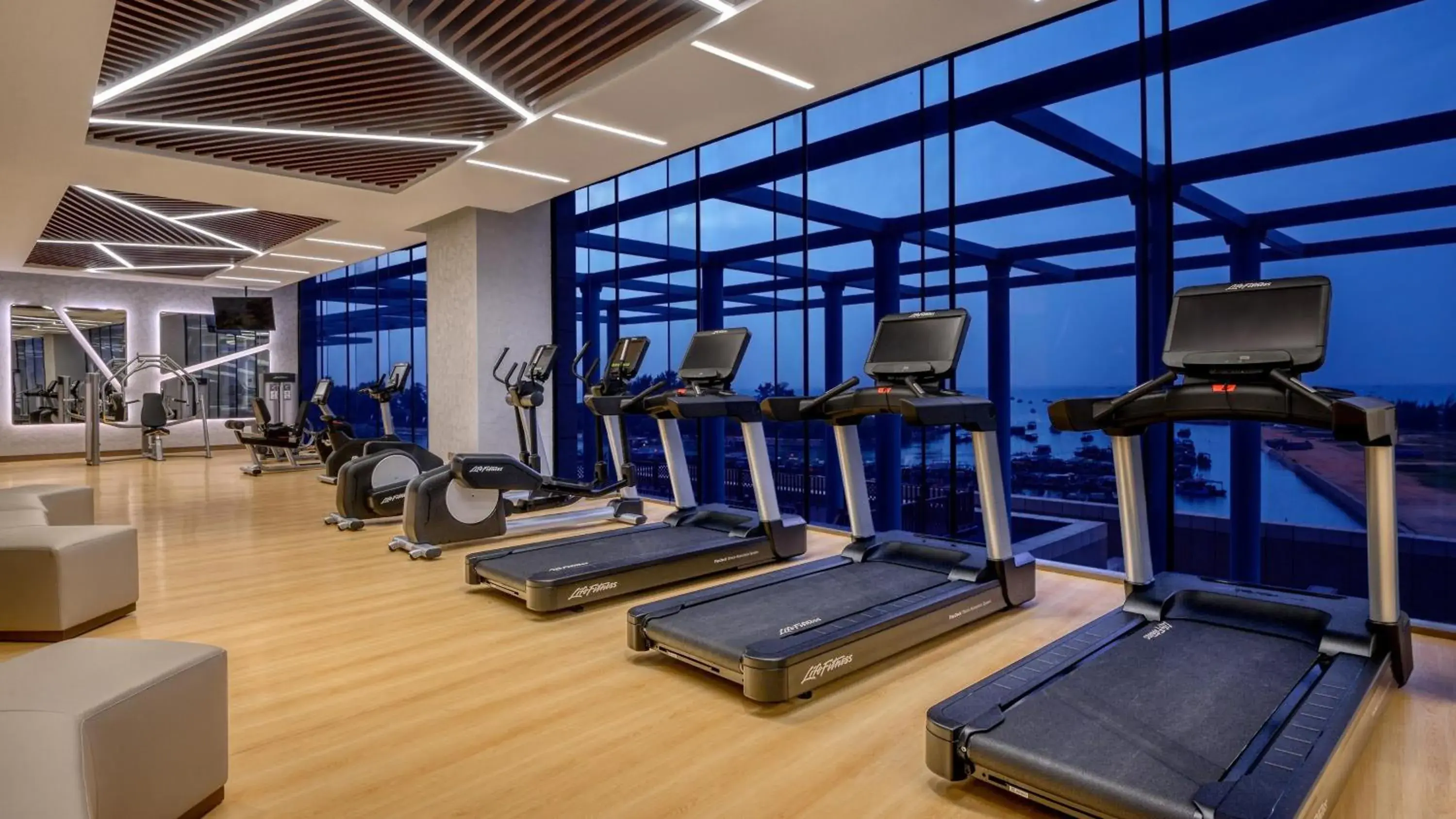 Fitness centre/facilities, Fitness Center/Facilities in Crowne Plaza Beihai Silver Beach, an IHG Hotel