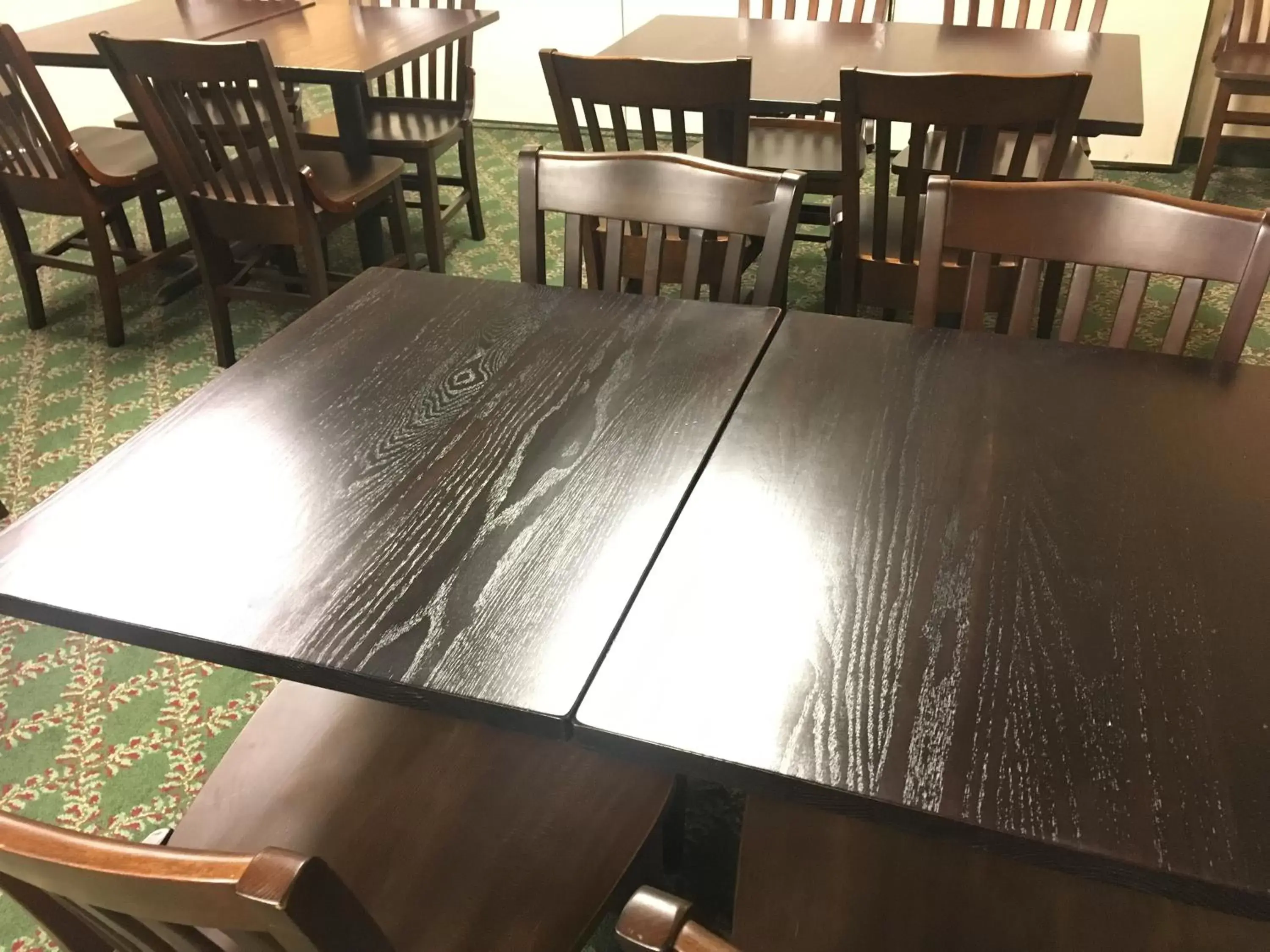 Restaurant/places to eat in Greystone Inn & Suites Restaurant/places to eat in Greystone Inn & Suites