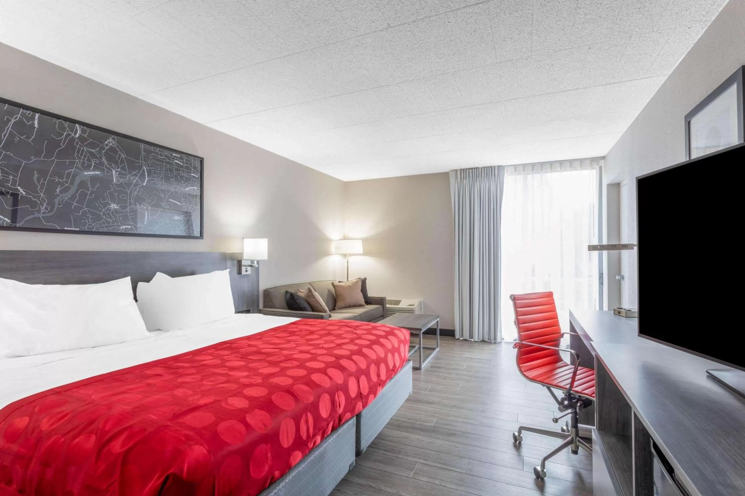 King Room - Non-Smoking in Ramada by Wyndham Hartford North - Bradley Airport