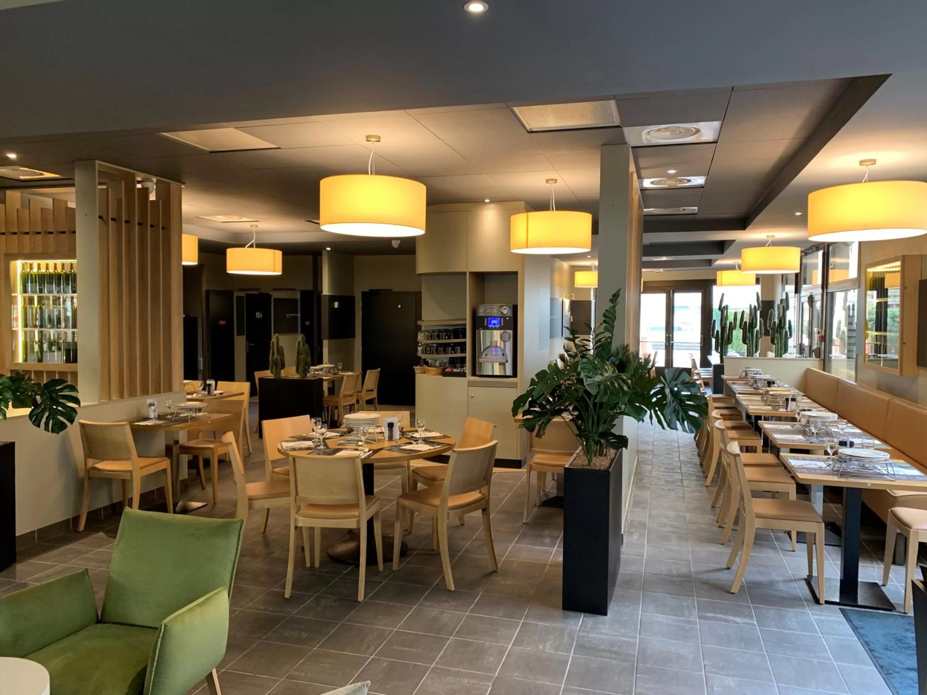 Restaurant/places to eat in ibis Tours Centre Gare