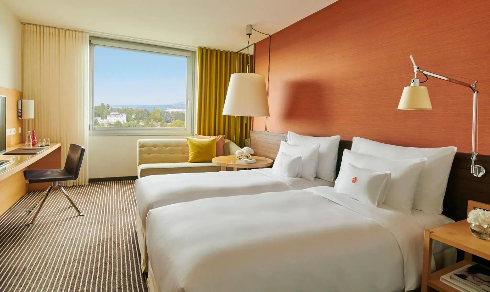 Photo of the whole room, Bed in InterContinental Genève, an IHG Hotel