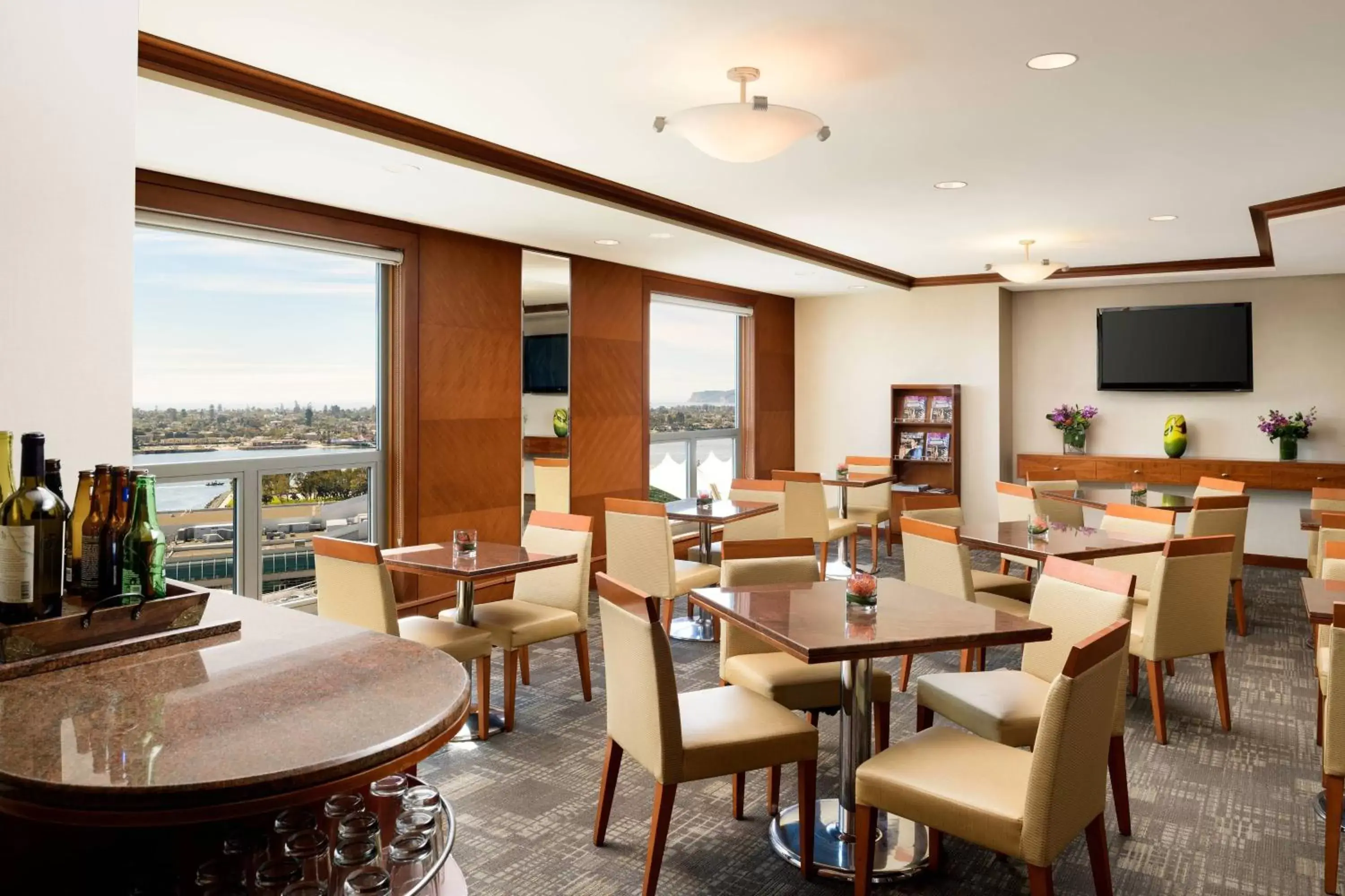 Lounge or bar, Restaurant/Places to Eat in San Diego Marriott Gaslamp Quarter - No Resort Fees