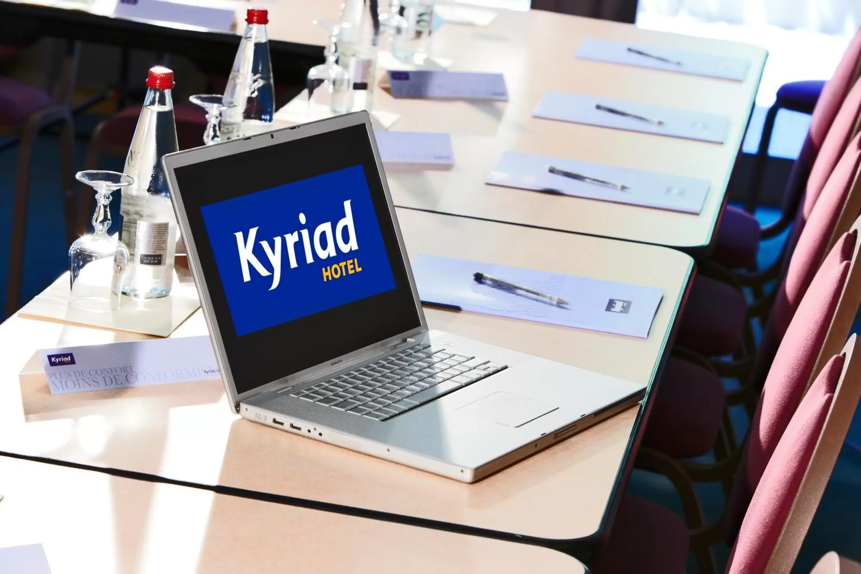 Meeting/conference room in Kyriad Gueret