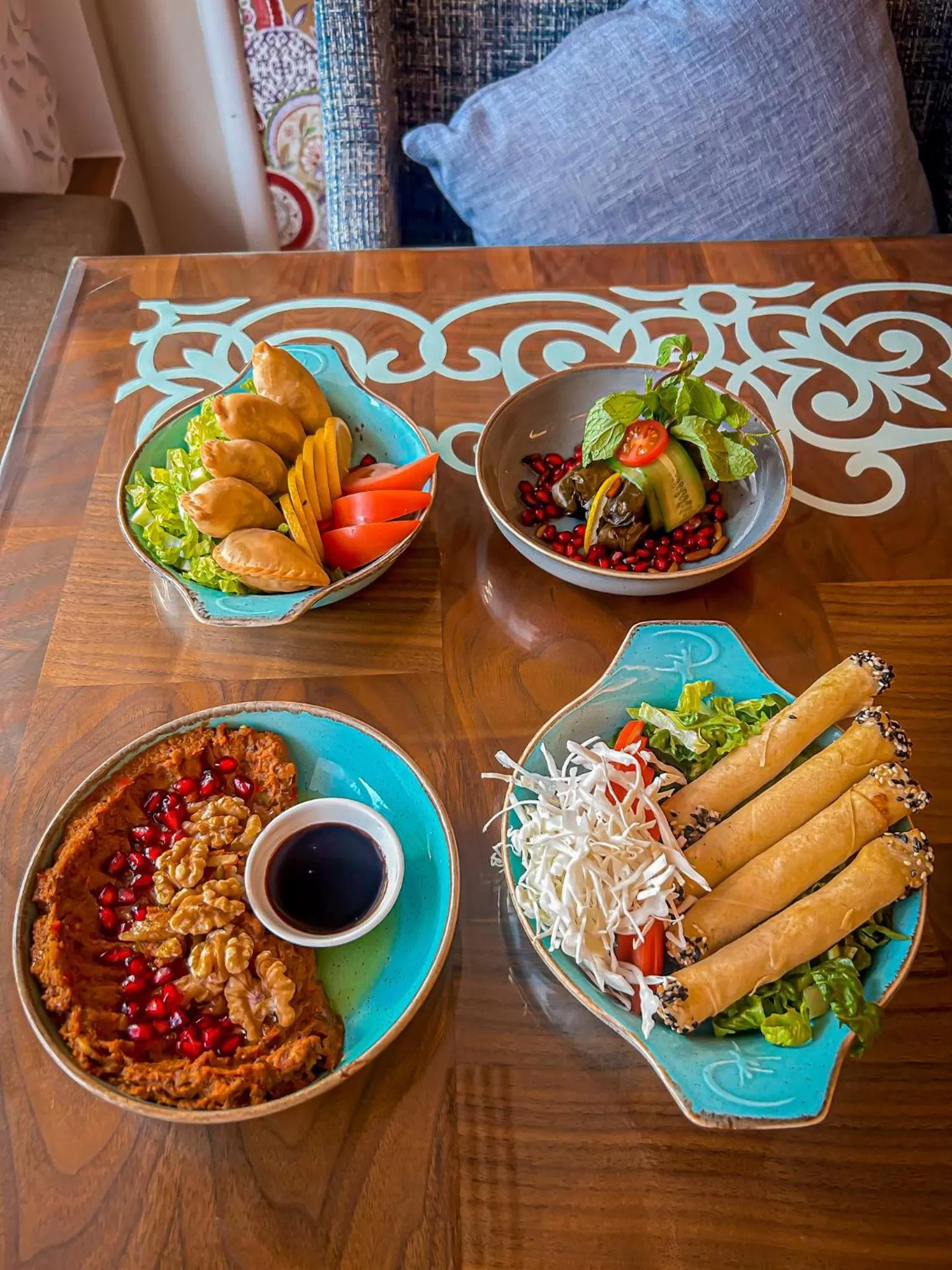 Restaurant/places to eat in Carlton Downtown Hotel