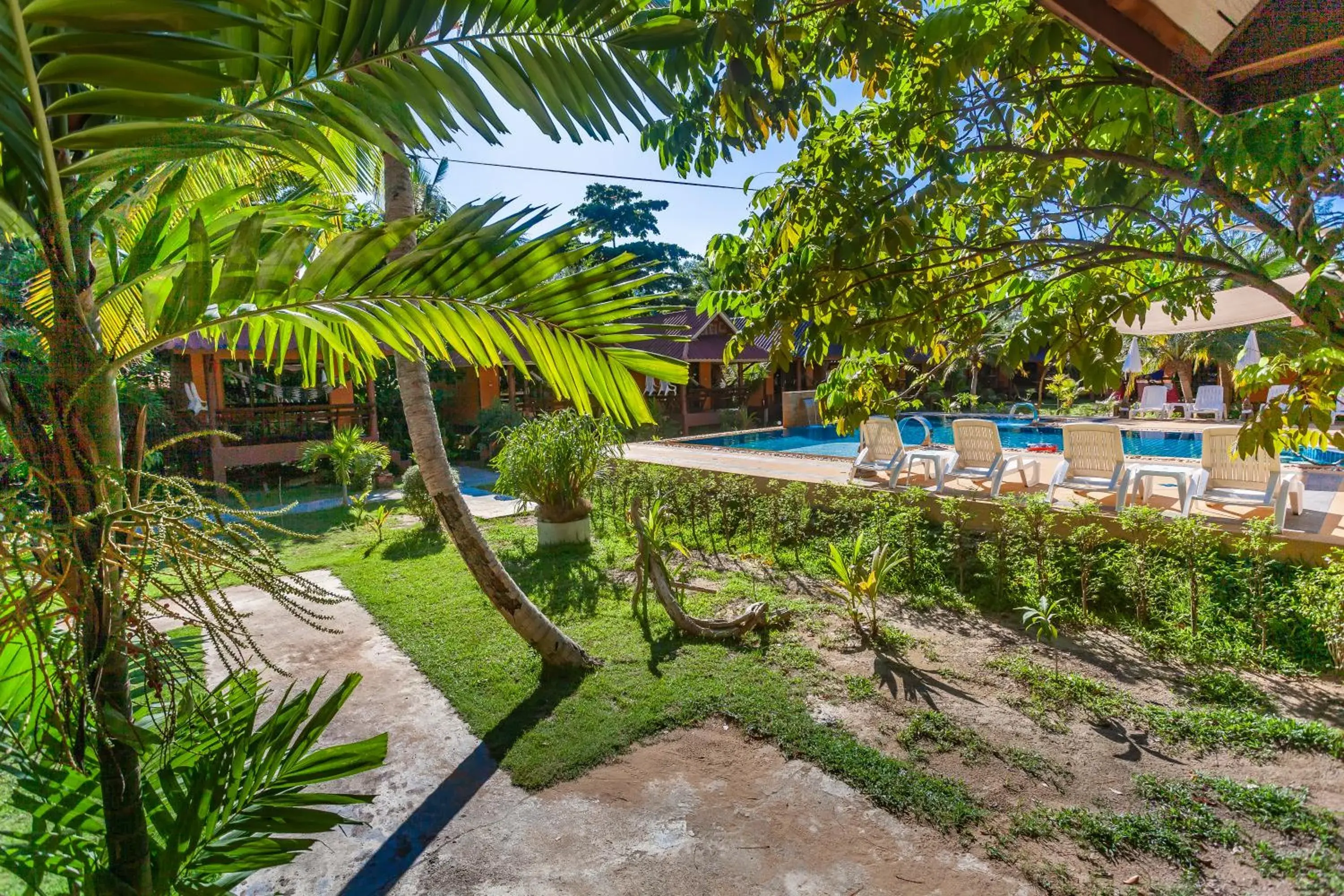 Garden, Swimming Pool in Lanta Pearl Beach Resort