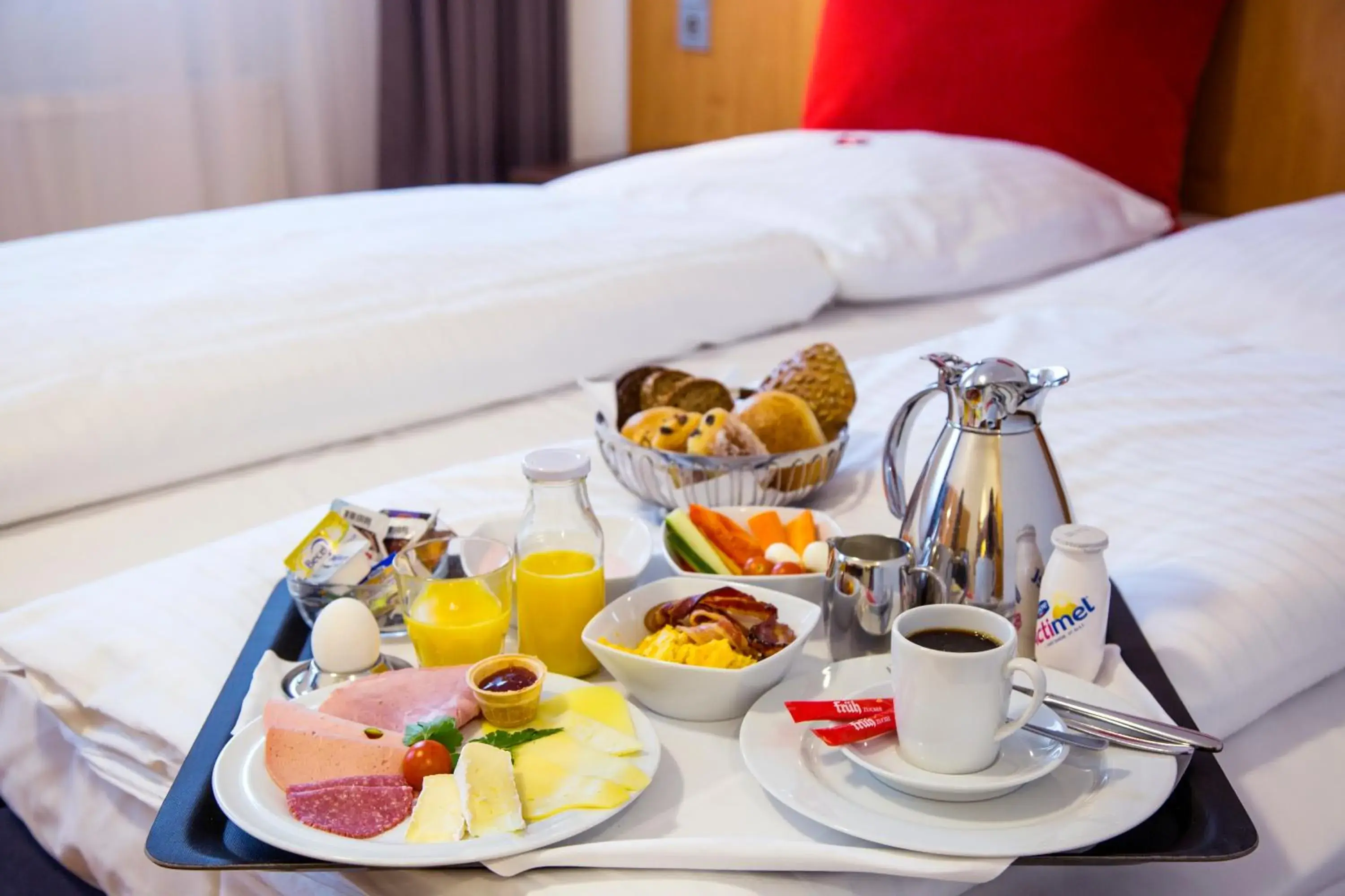 Breakfast, Bed in Eden Hotel Früh am Dom