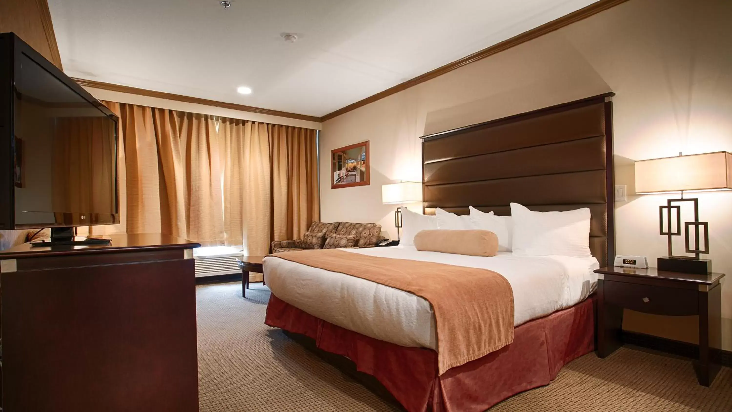 TV and multimedia, Bed in Camrose Resort Casino