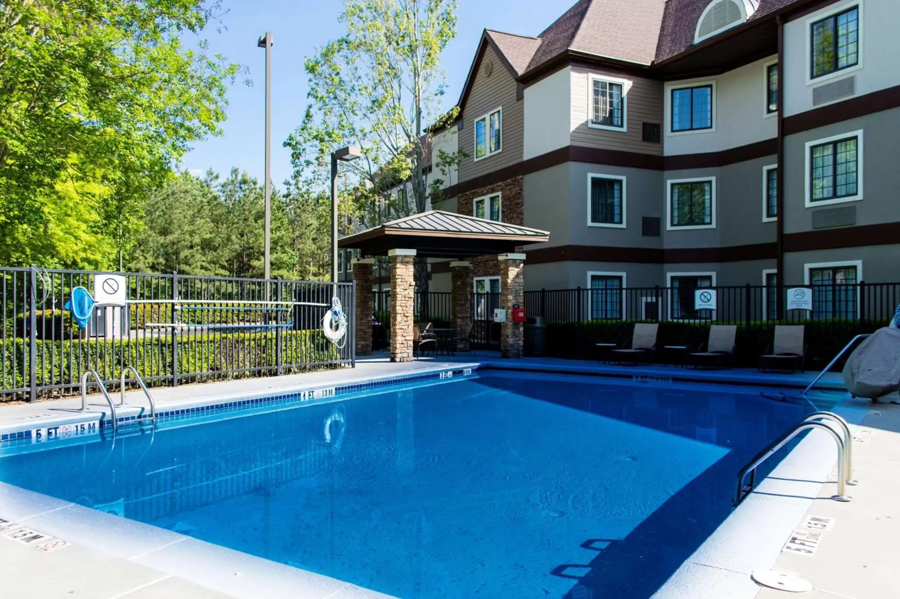 Pool view, Swimming Pool in Sonesta ES Suites Atlanta Alpharetta Avalon