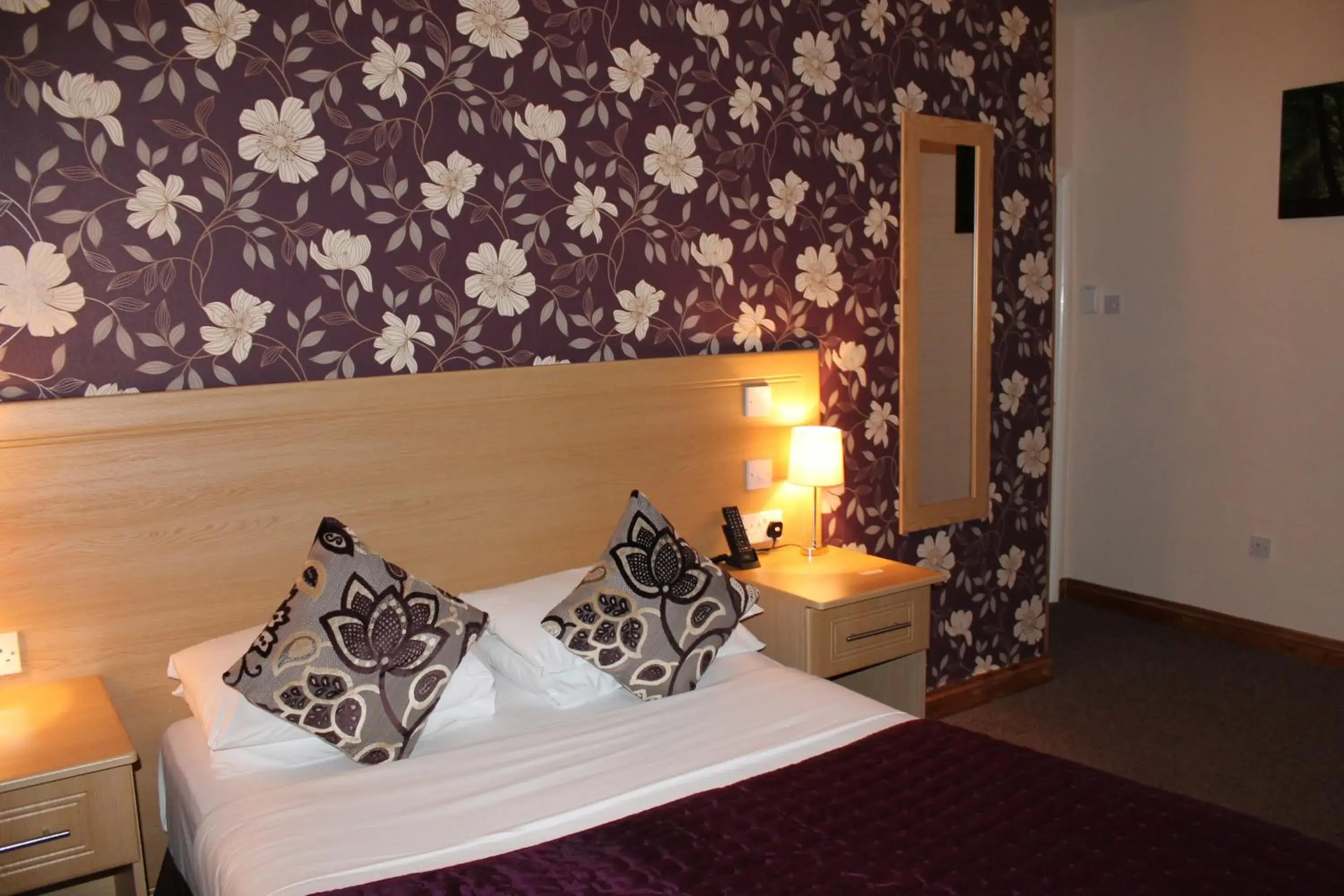 Bedroom, Bed in The Abbey House Hotel