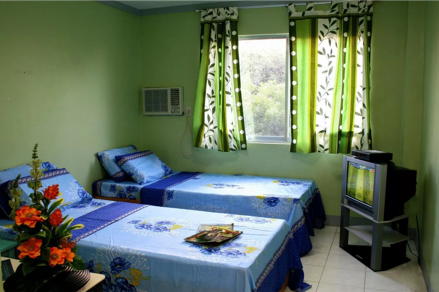 Bed in Pacific Pensionne