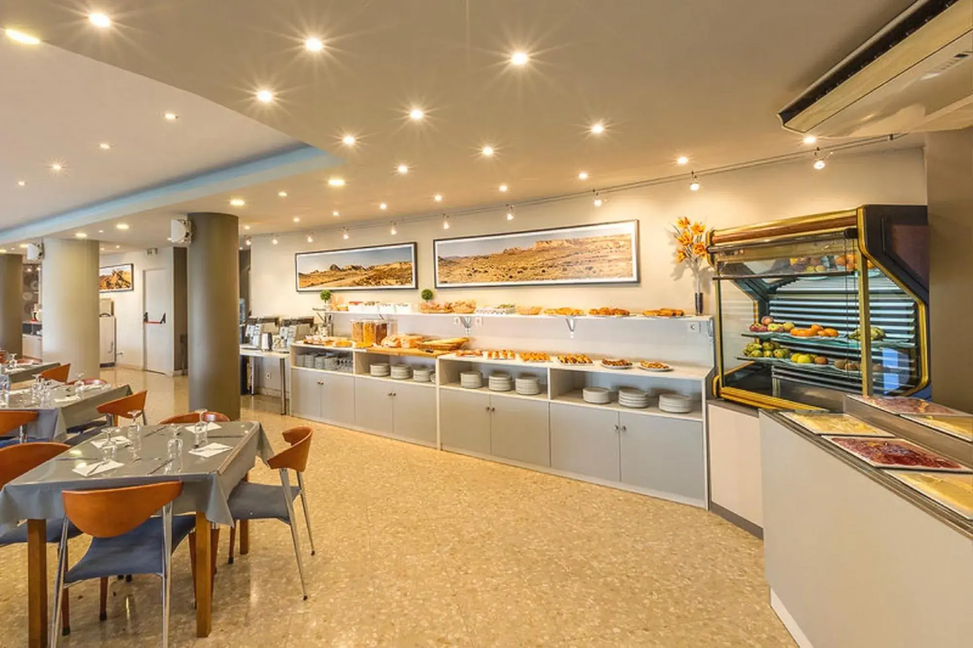 Food and drinks in Hotel Santamaria Food and drinks in Hotel Santamaria