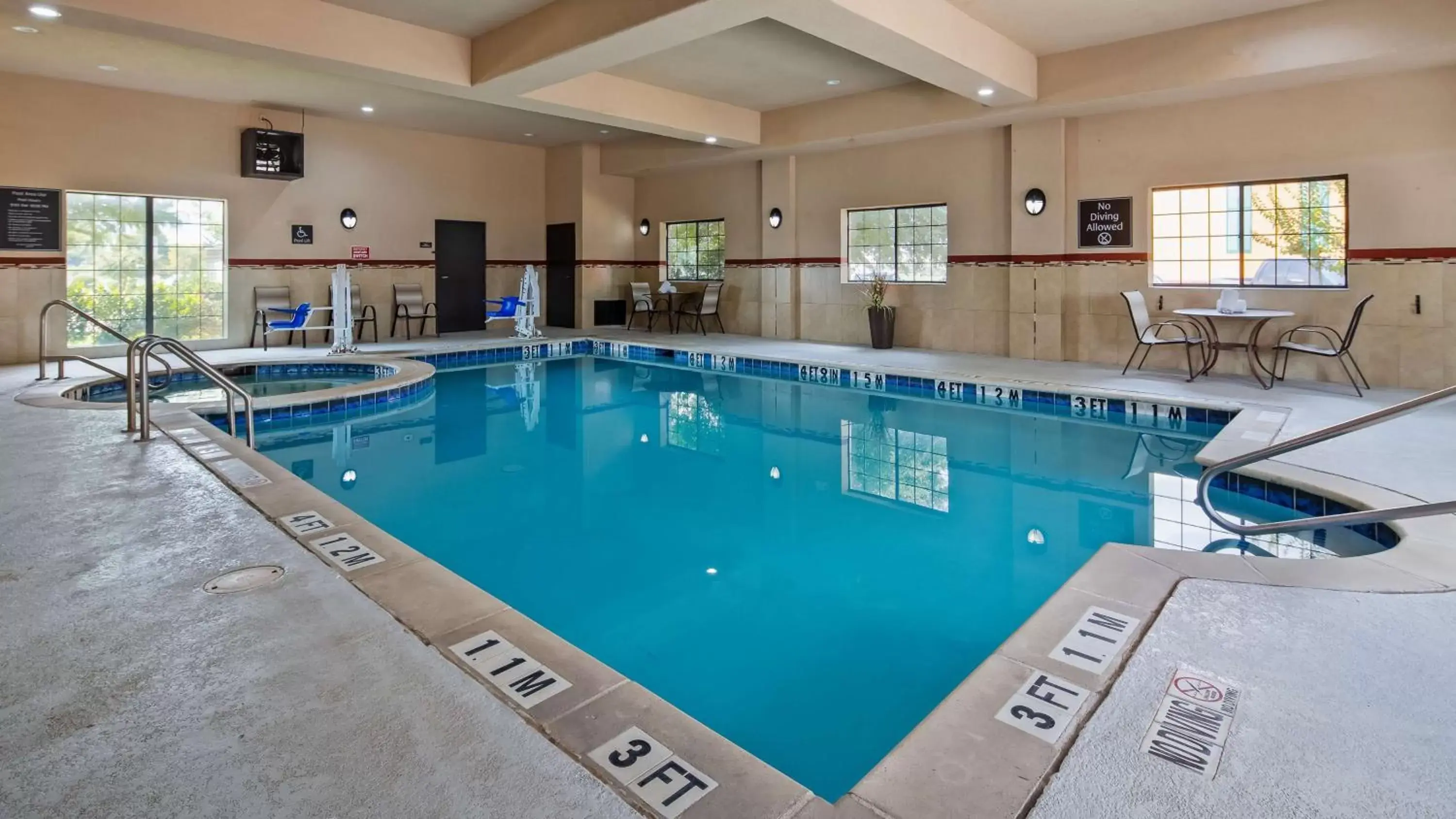 On site, Swimming Pool in Best Western Plus Mansfield Inn and Suites