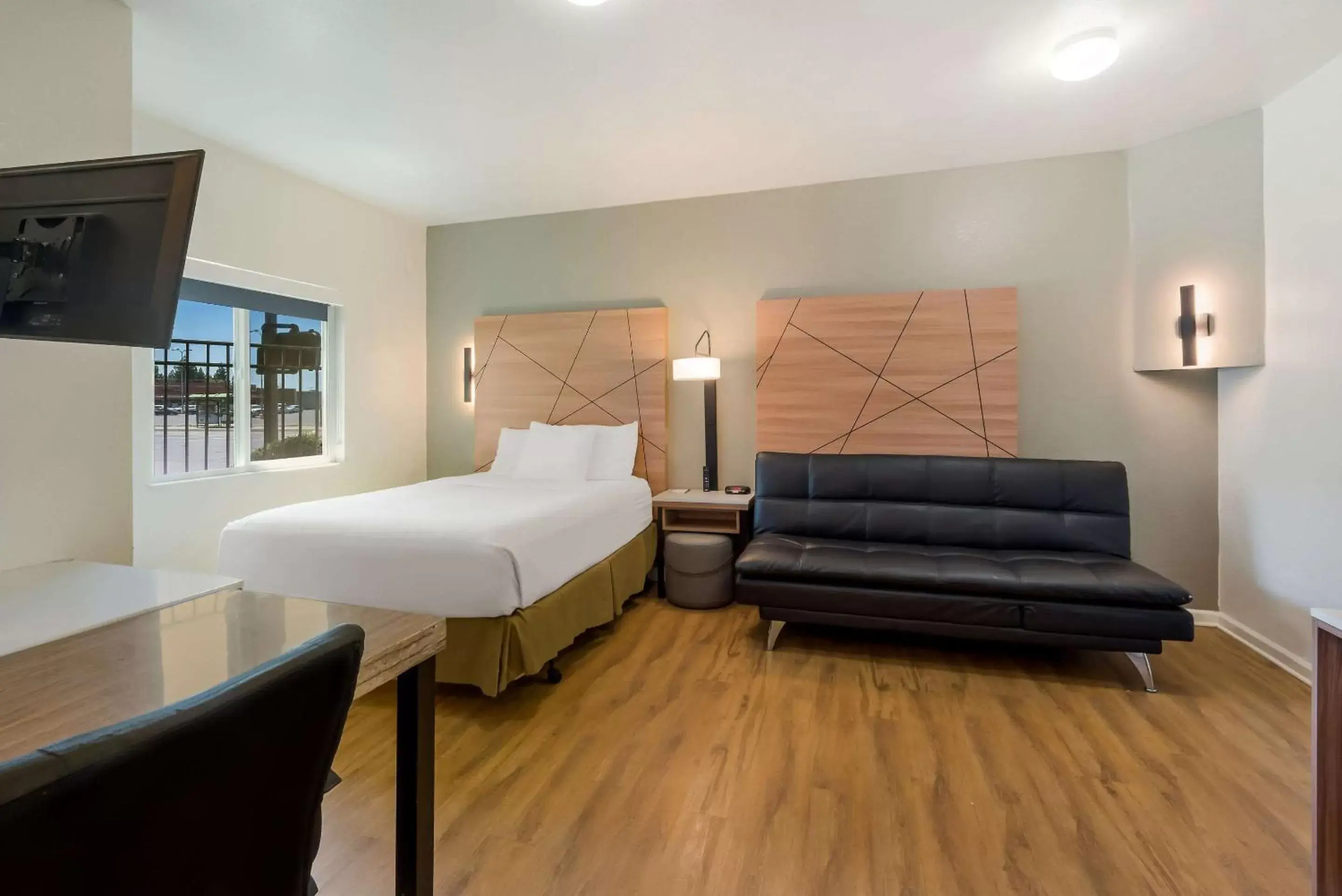 Bedroom in Quality Inn Yuba City-Marysville