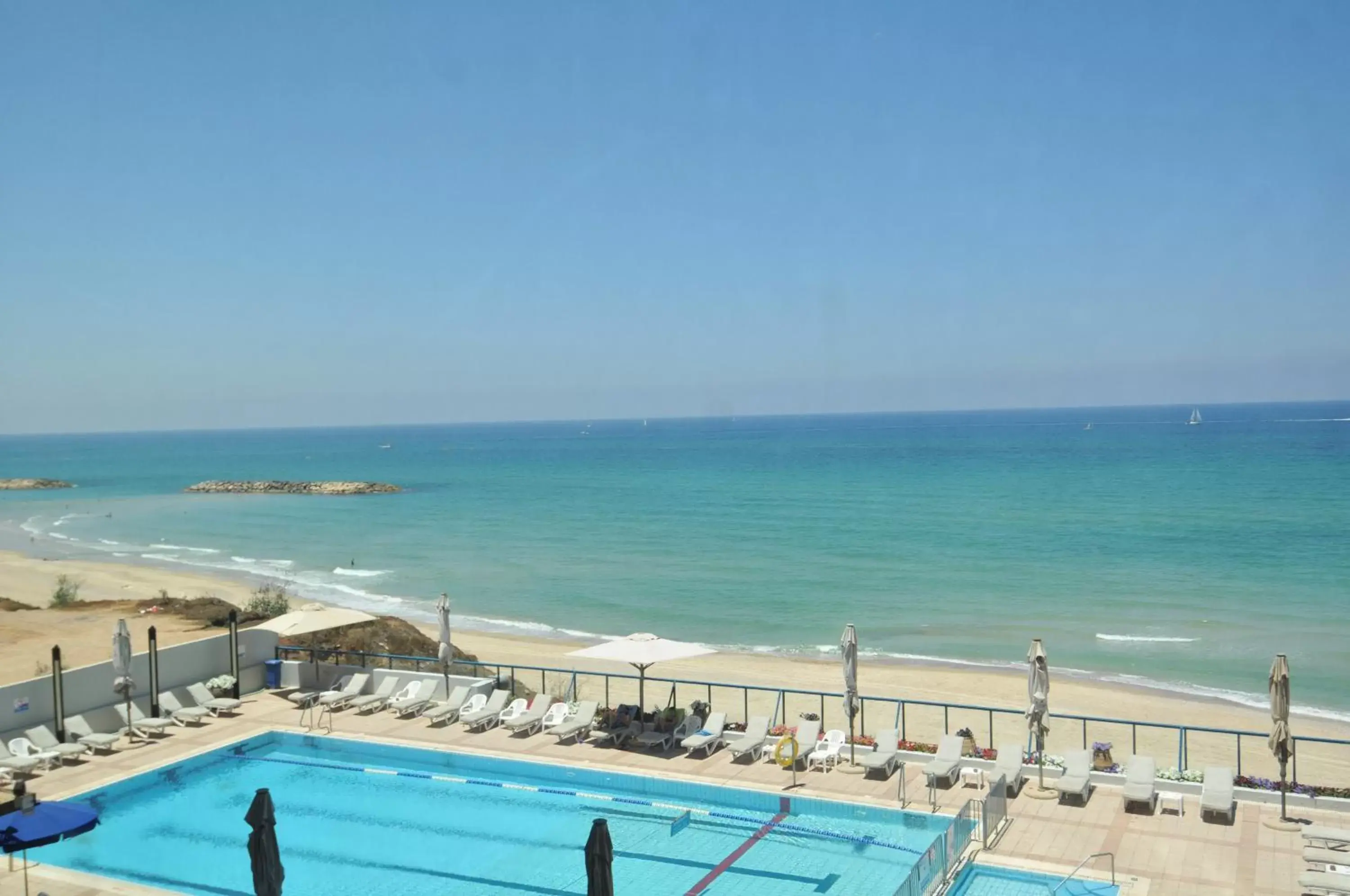 Swimming pool in Herbert Samuel Okeanos Suites Herzilya Swimming pool in Herbert Samuel Okeanos Suites Herzilya