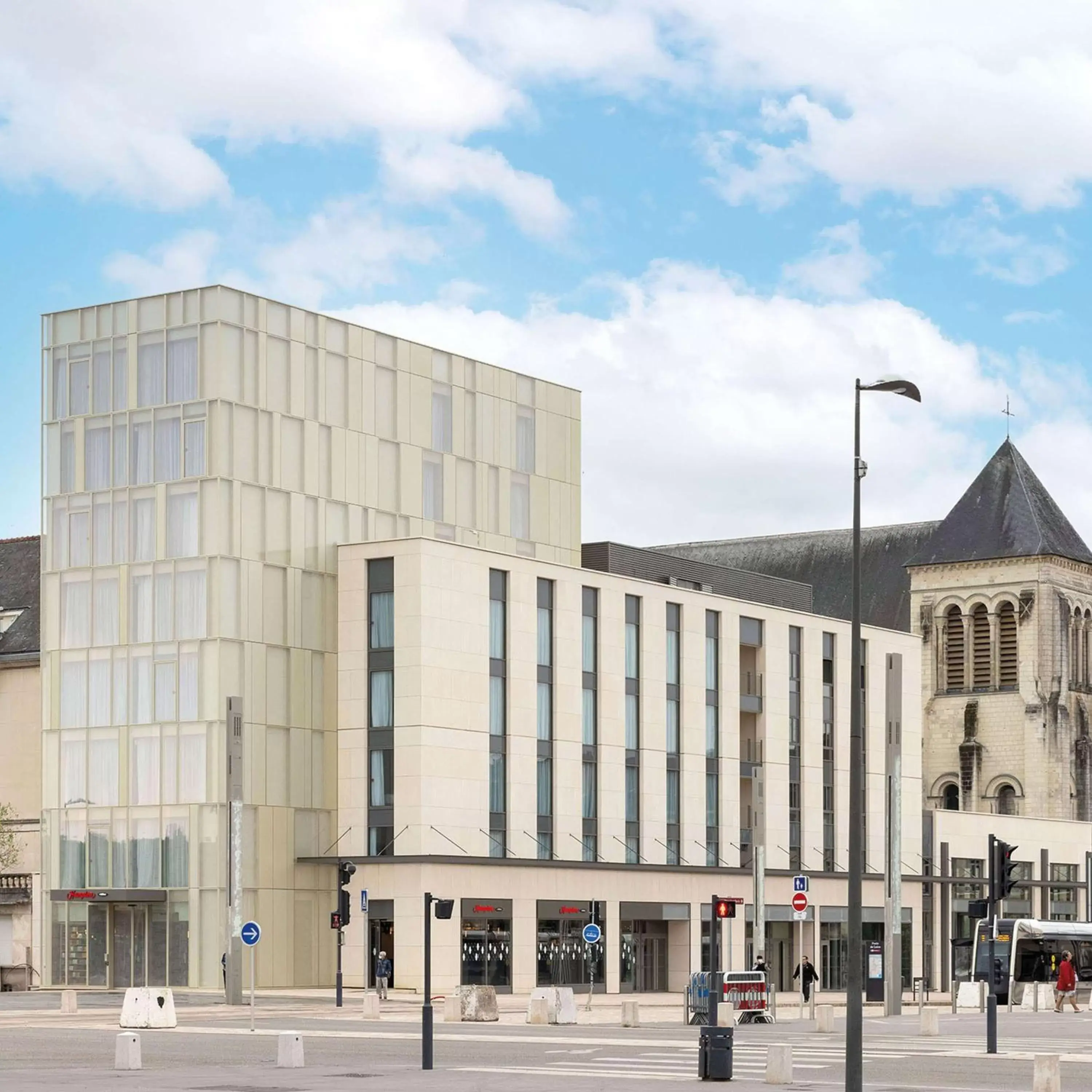 Property building in Hampton by Hilton Tours Centre, France Property building in Hampton by Hilton Tours Centre, France