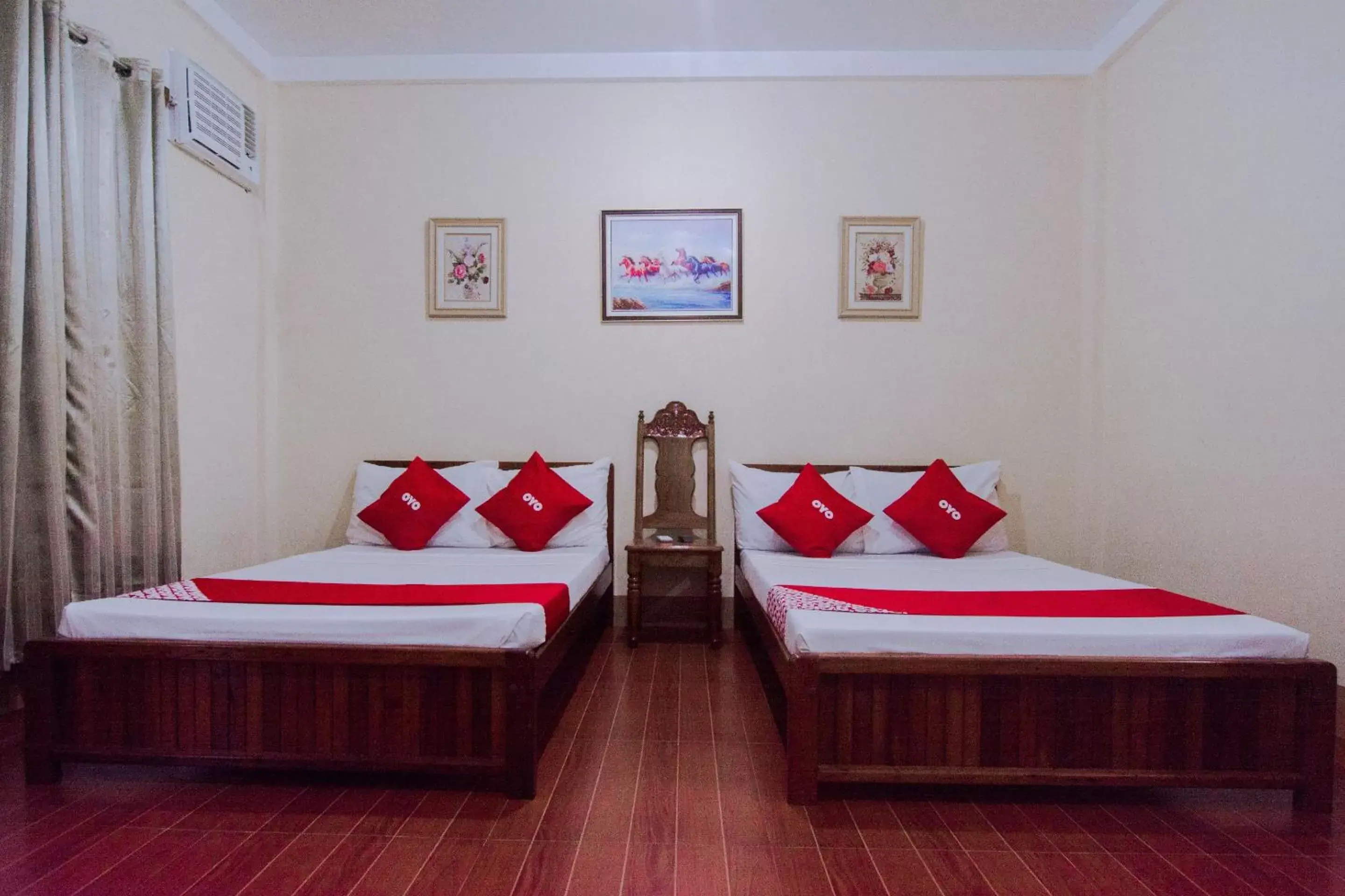 Photo of the whole room, Bed in OYO 658 Roccksar Pension