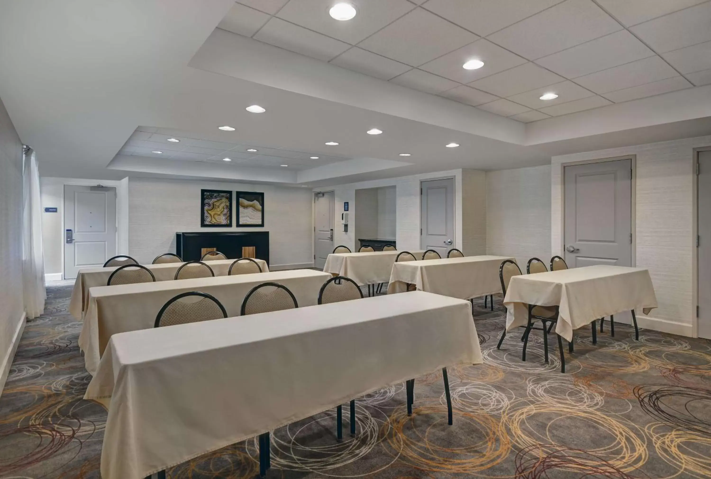 Meeting/conference room in Homewood Suites by Hilton Eatontown