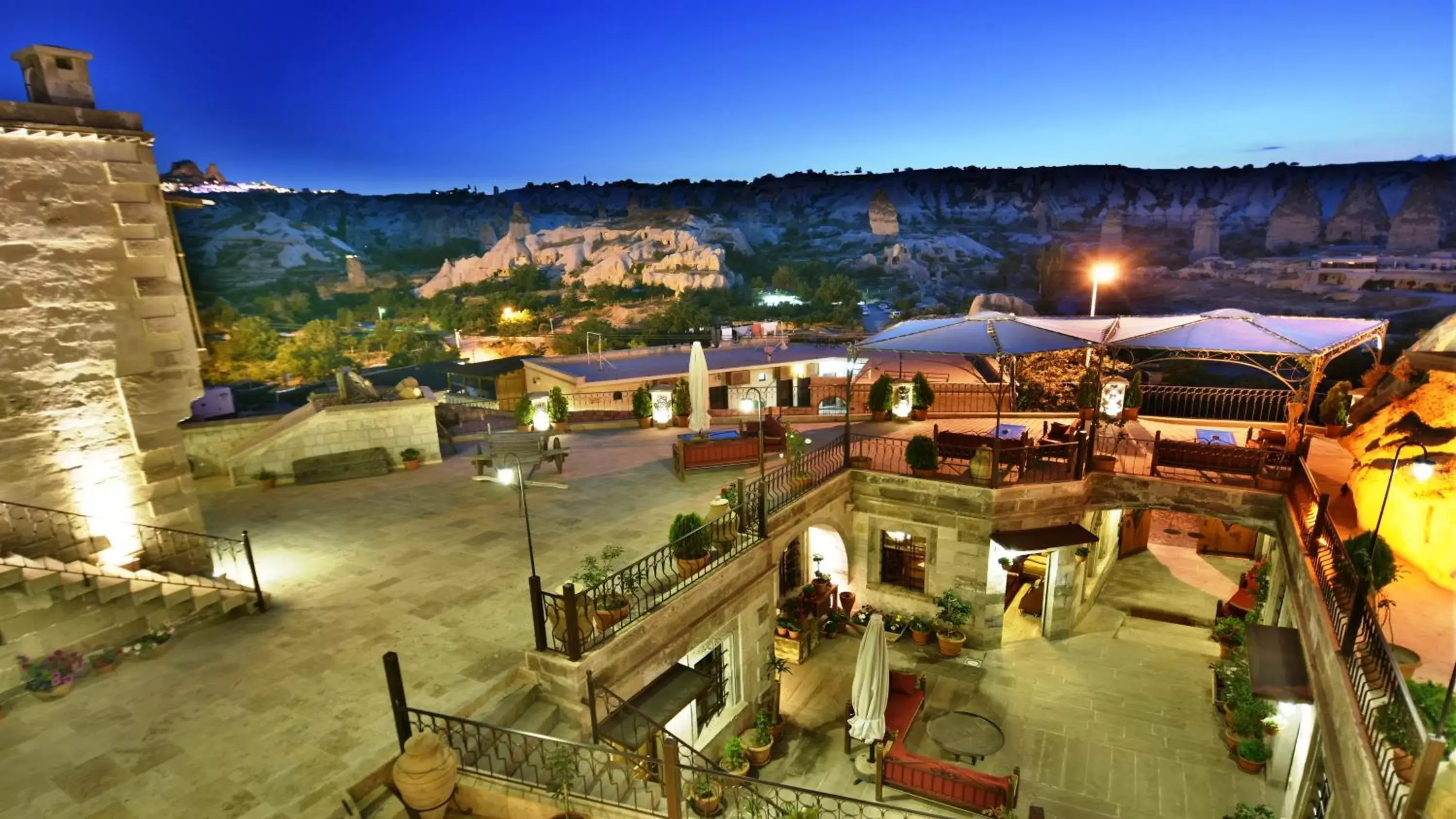 Balcony/Terrace, City View in Harman Cave Hotel